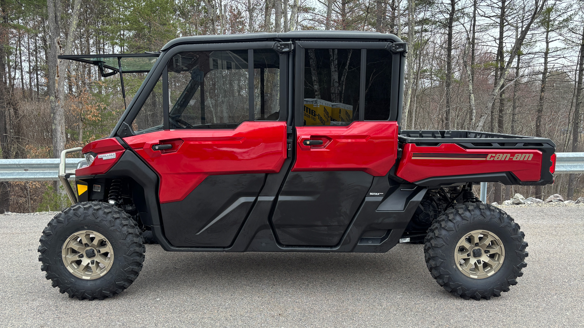 2025 Can-Am DEFENDER MAX LTD CAB HD10 - Photo 3