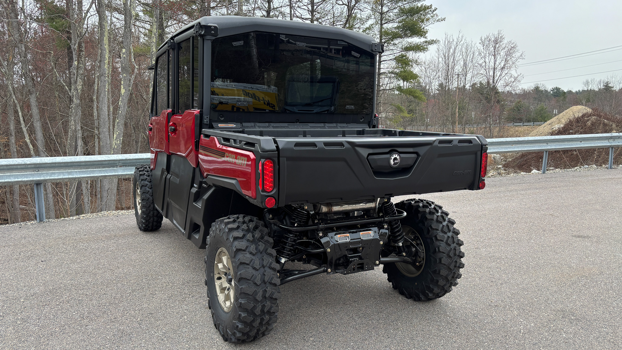2025 Can-Am DEFENDER MAX LTD CAB HD10 - Photo 4