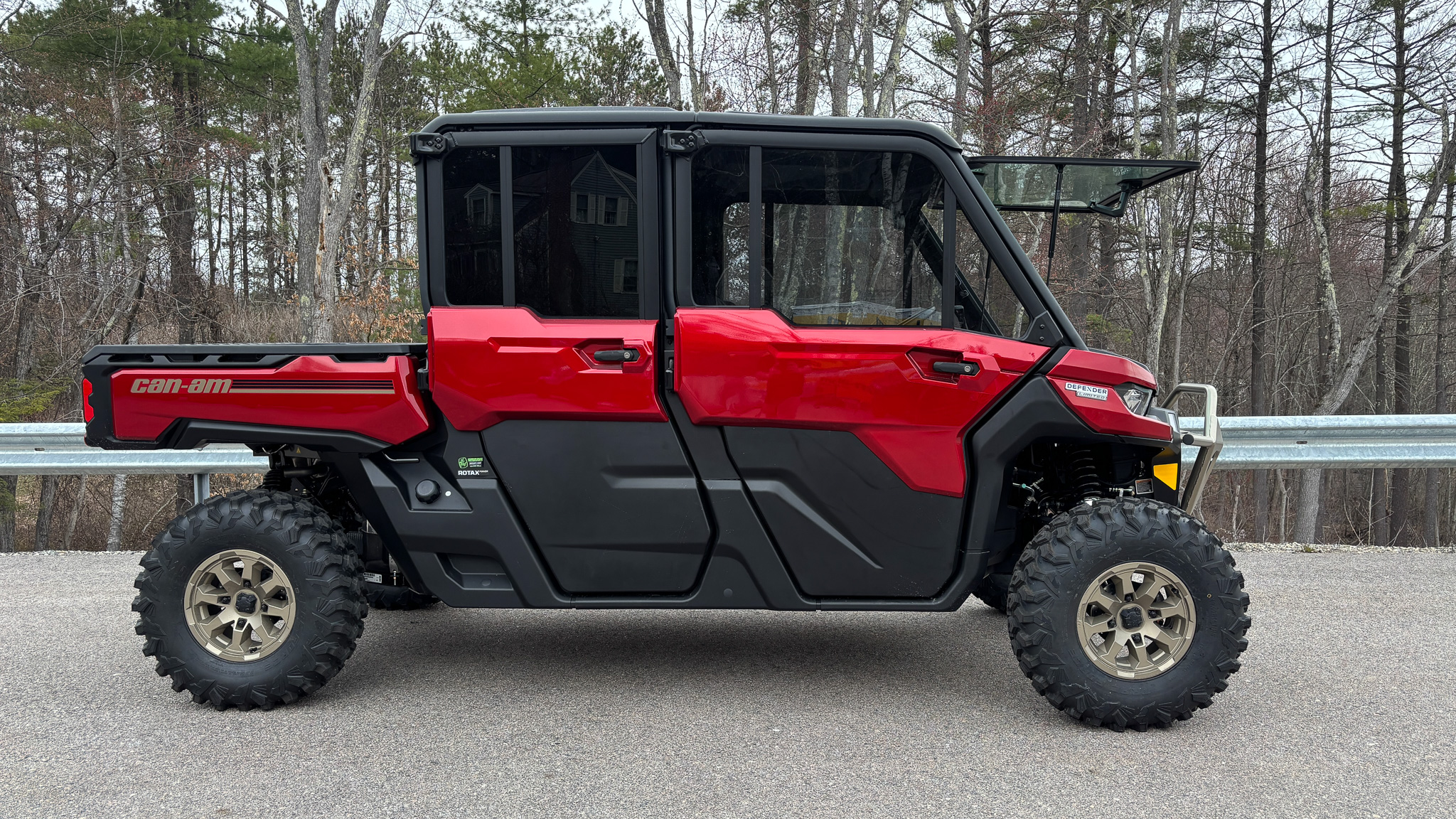 2025 Can-Am DEFENDER MAX LTD CAB HD10 - Photo 9