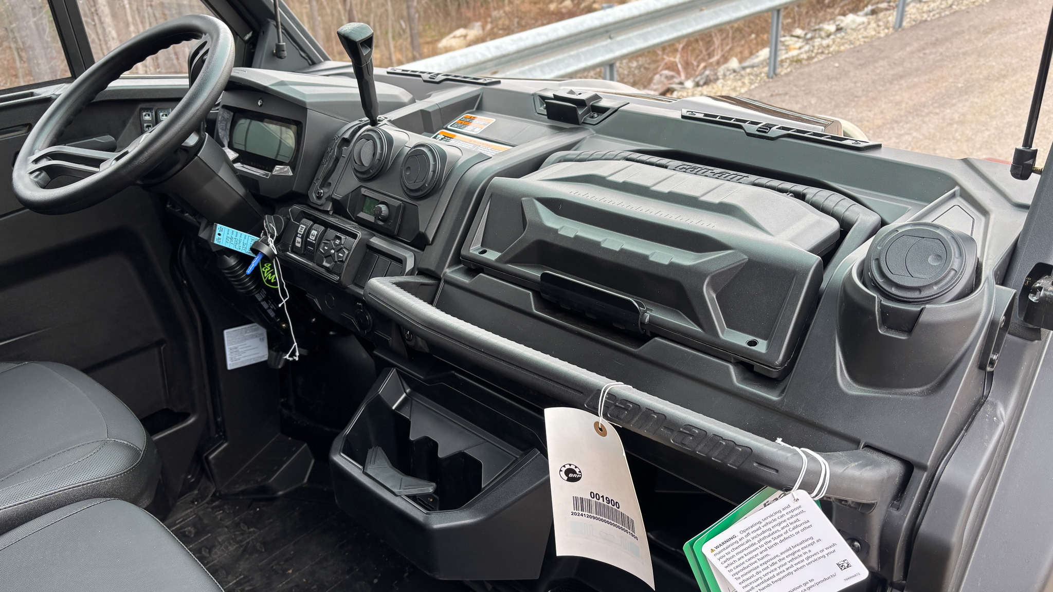 2025 Can-Am DEFENDER MAX LTD CAB HD10 - Photo 13