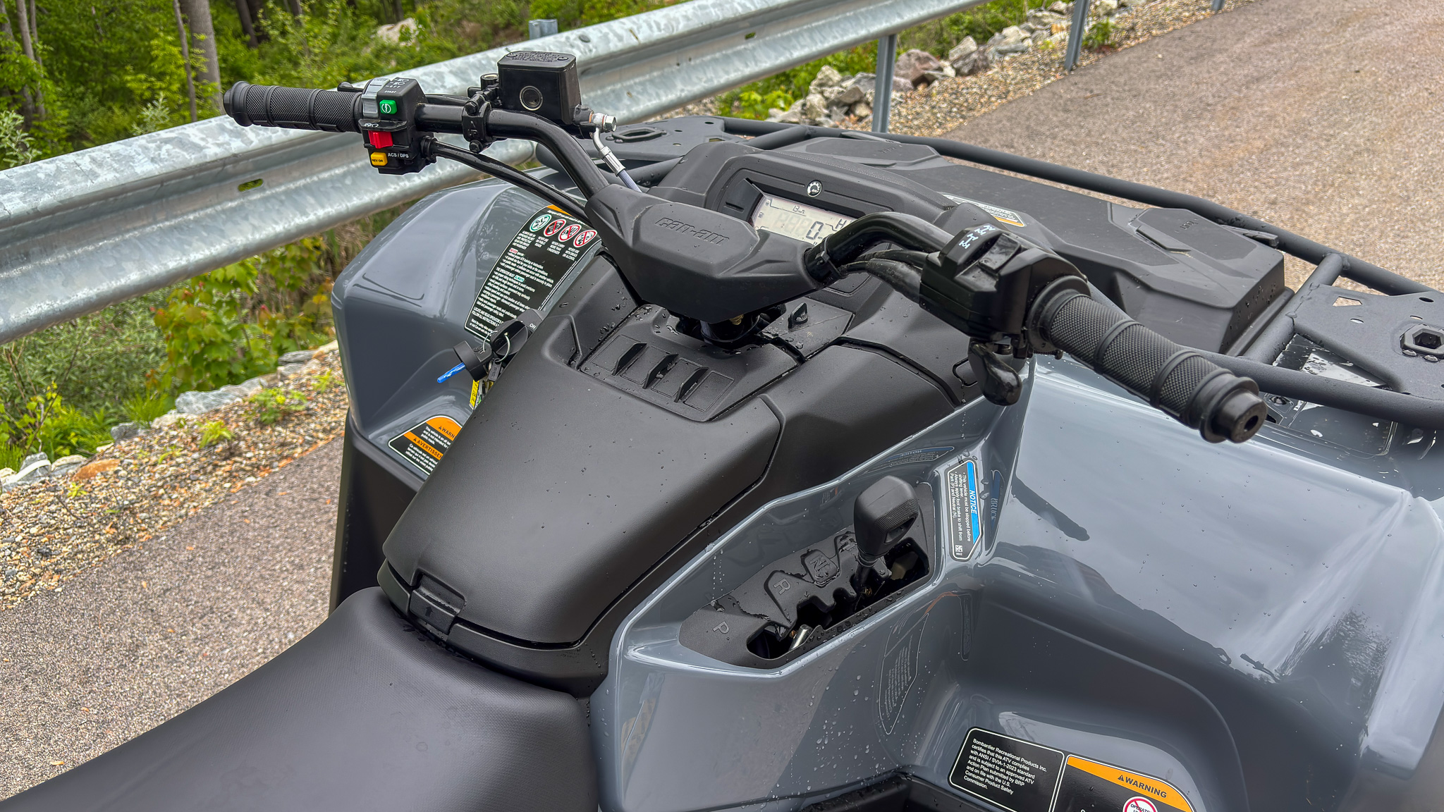 2025 Can-Am OUTLANDER MAX DPS 700 - Photo 11