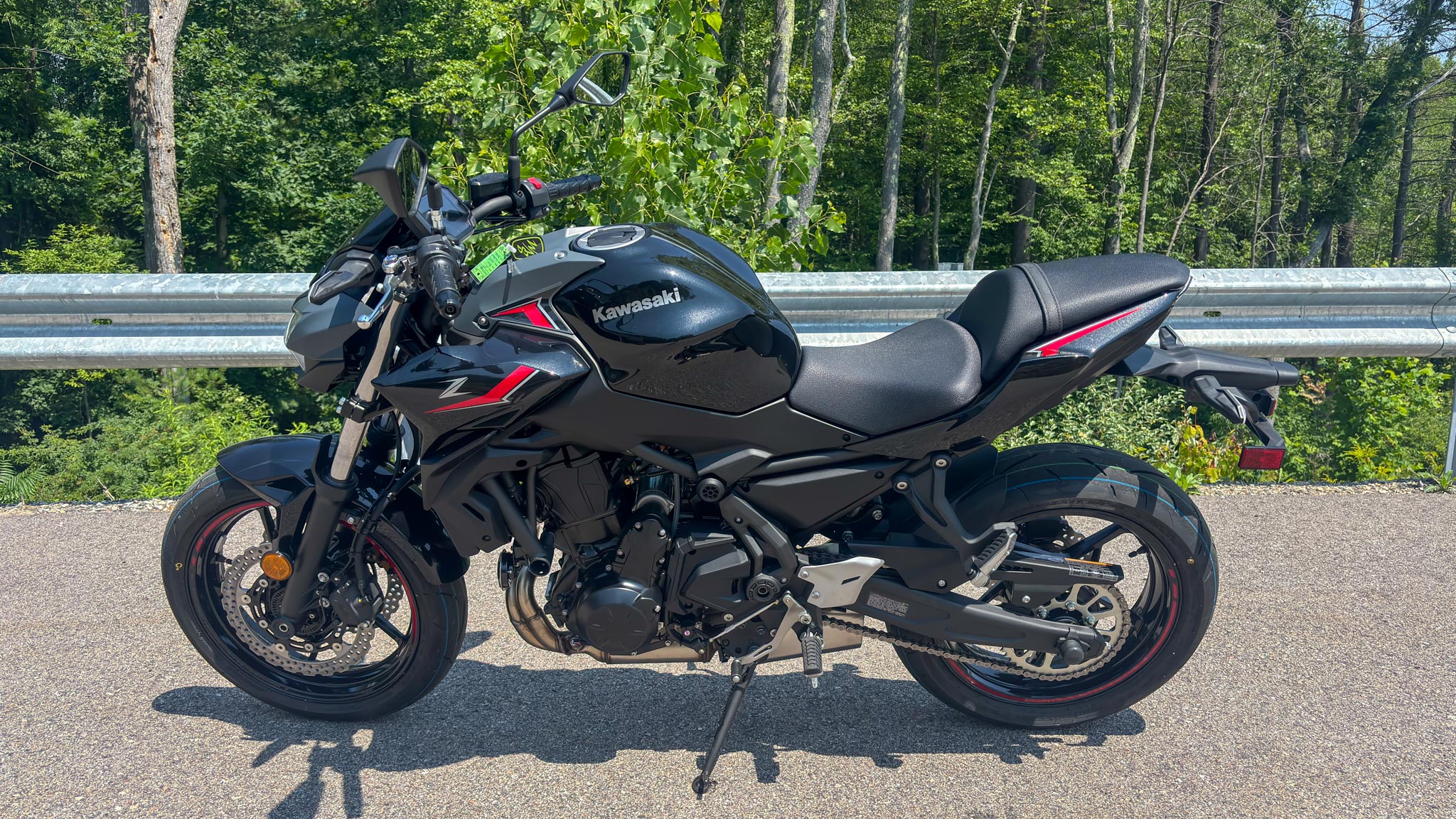 2025 Kawasaki Z650 - Photo 2