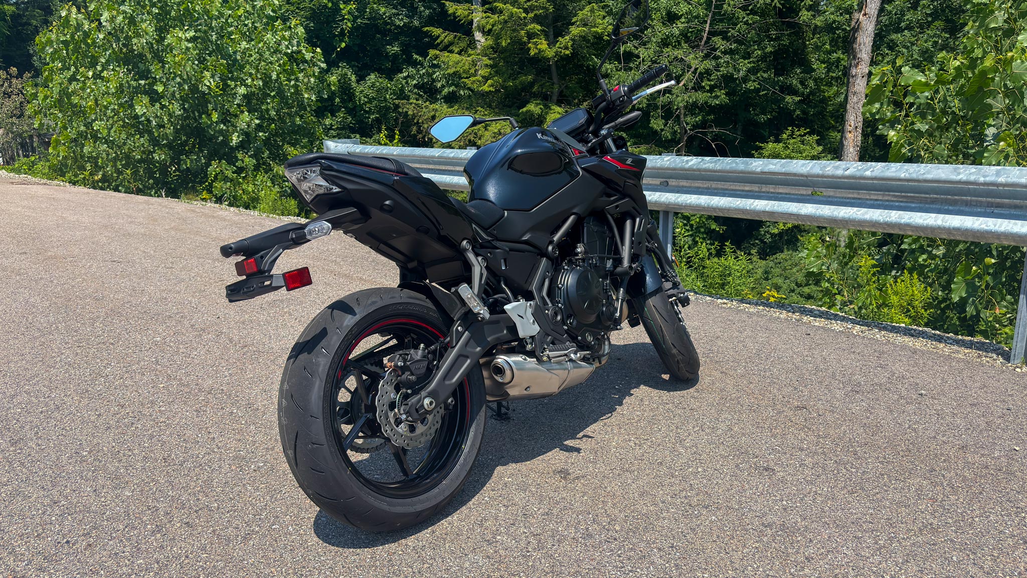 2025 Kawasaki Z650 - Photo 5