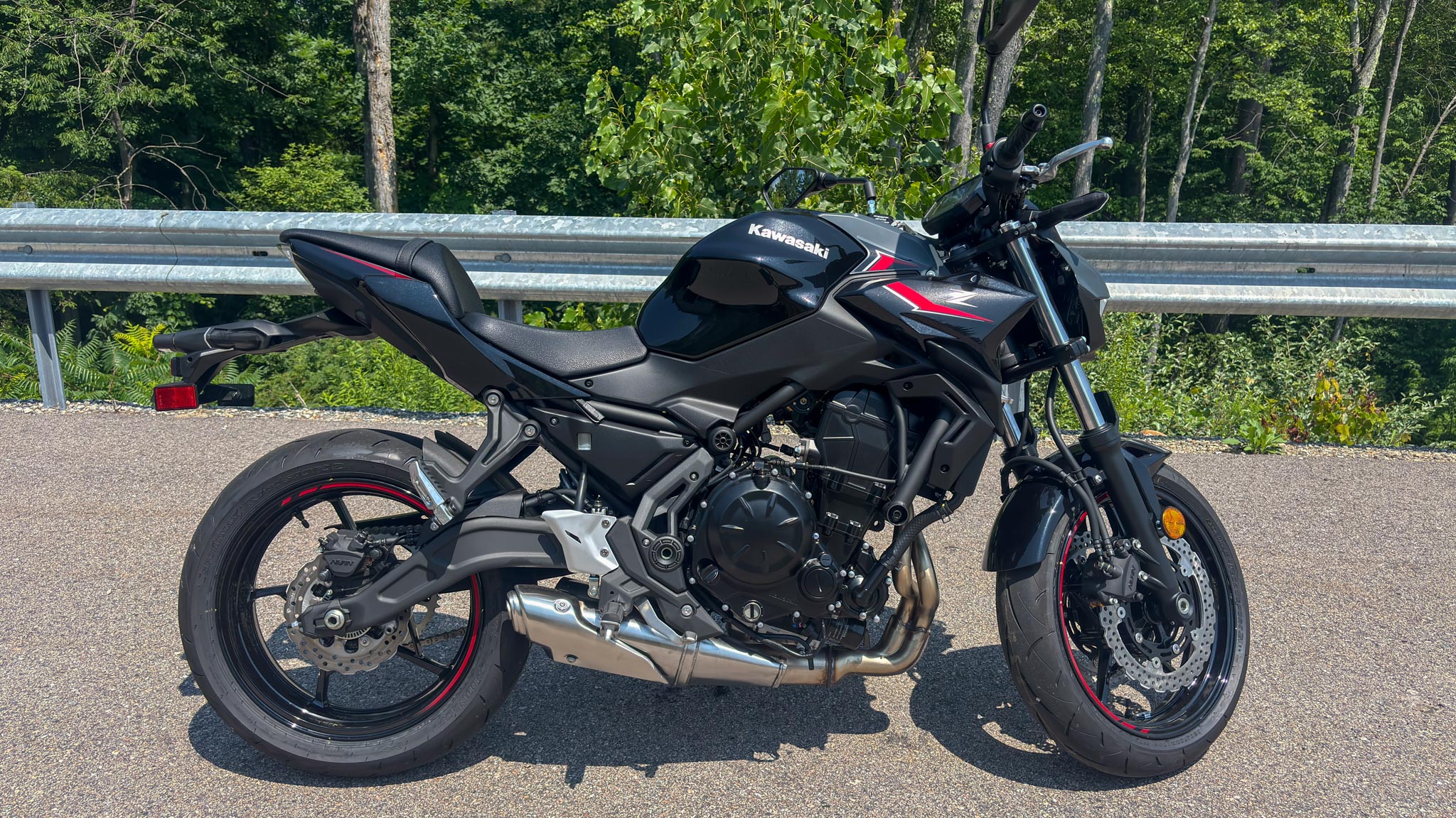 2025 Kawasaki Z650 - Photo 6