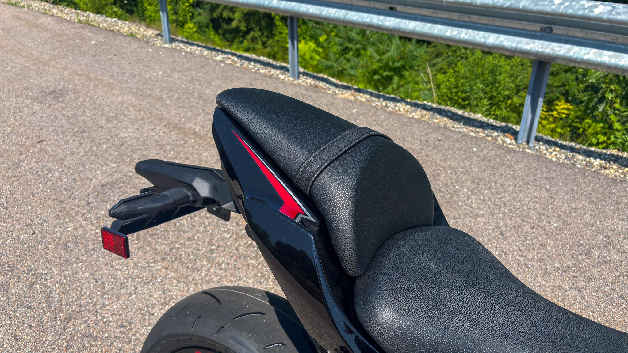 2025 Kawasaki Z650 - Photo 10