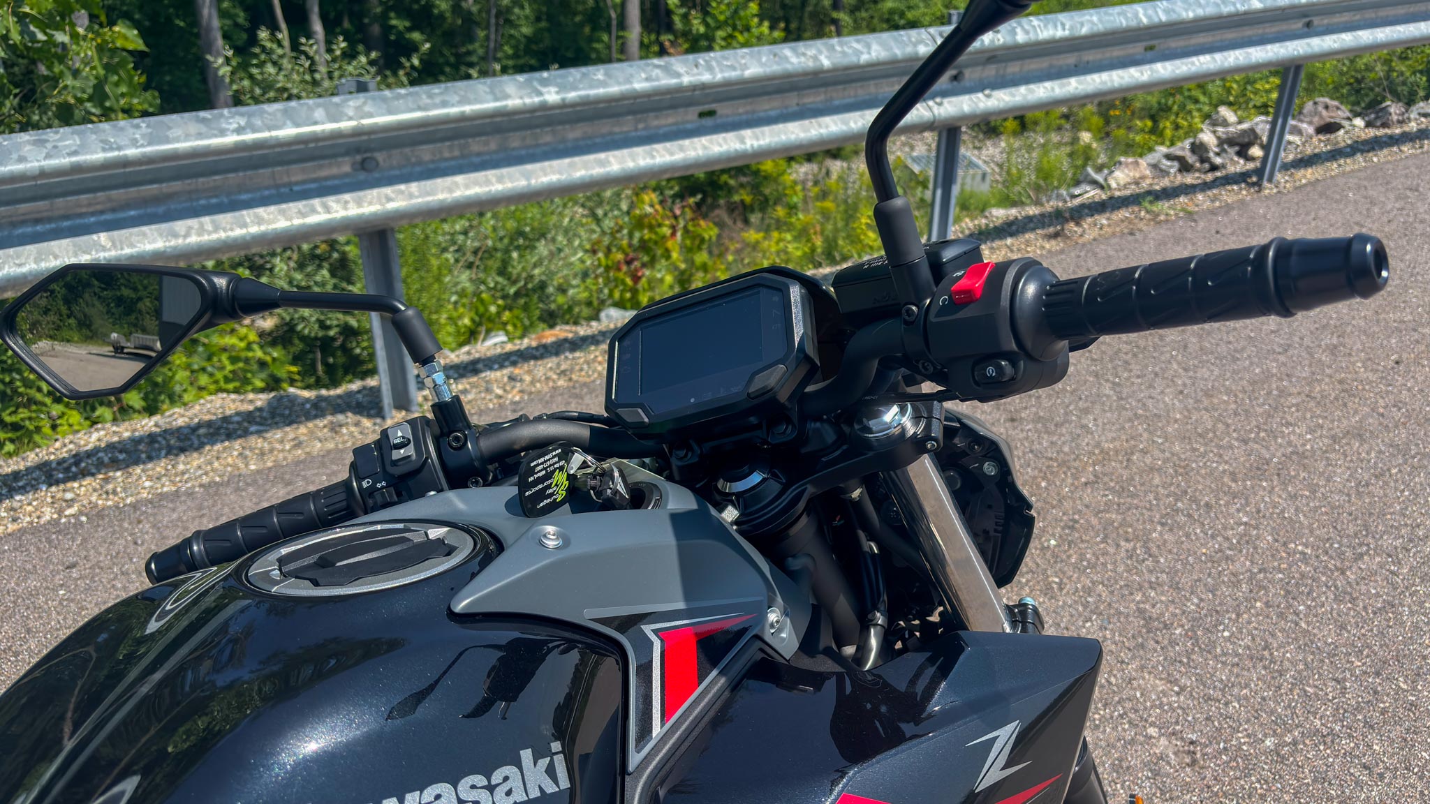 2025 Kawasaki Z650 - Photo 13