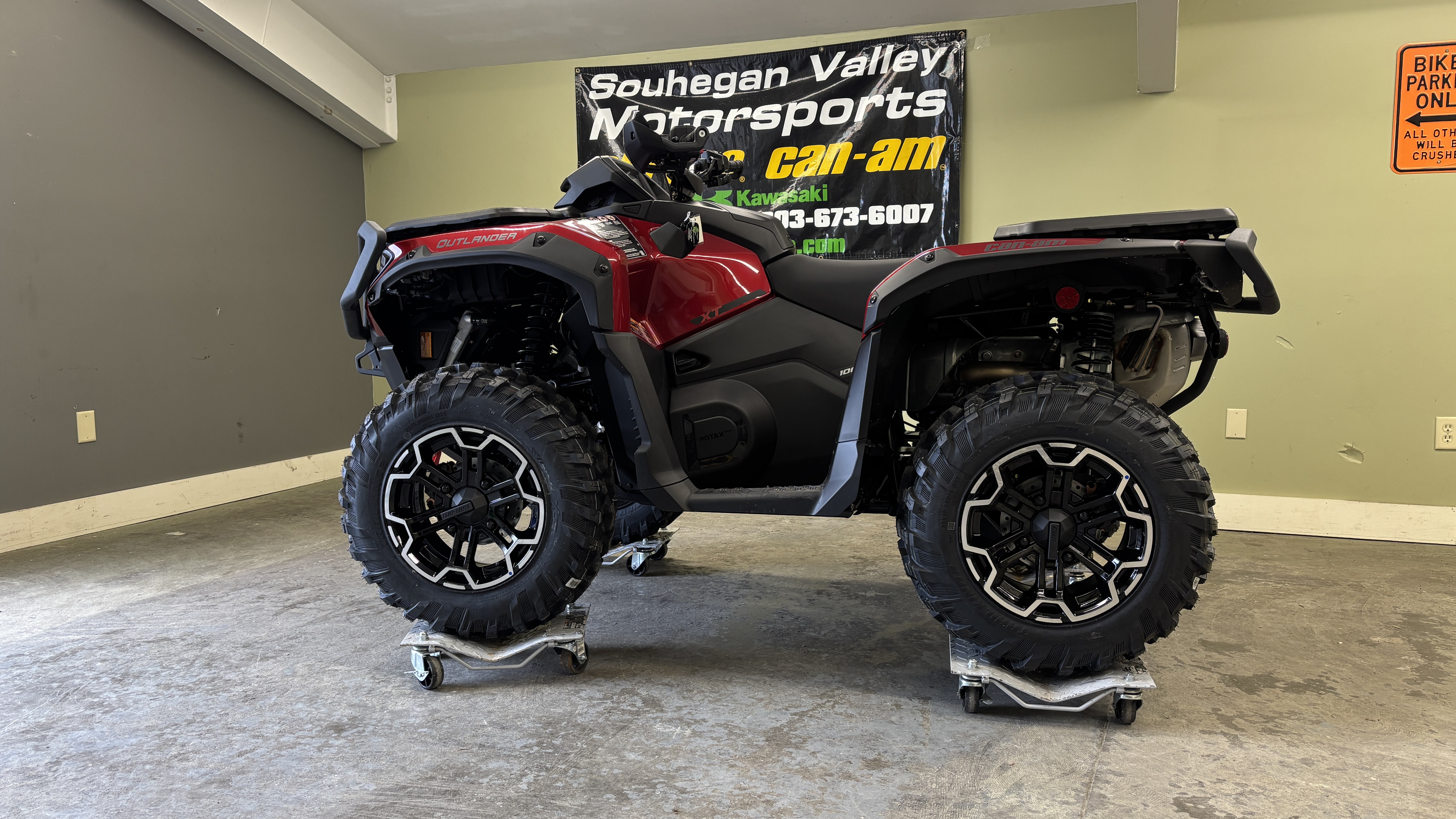 2025 Can-Am OUTLANDER XT 1000R - Photo 2