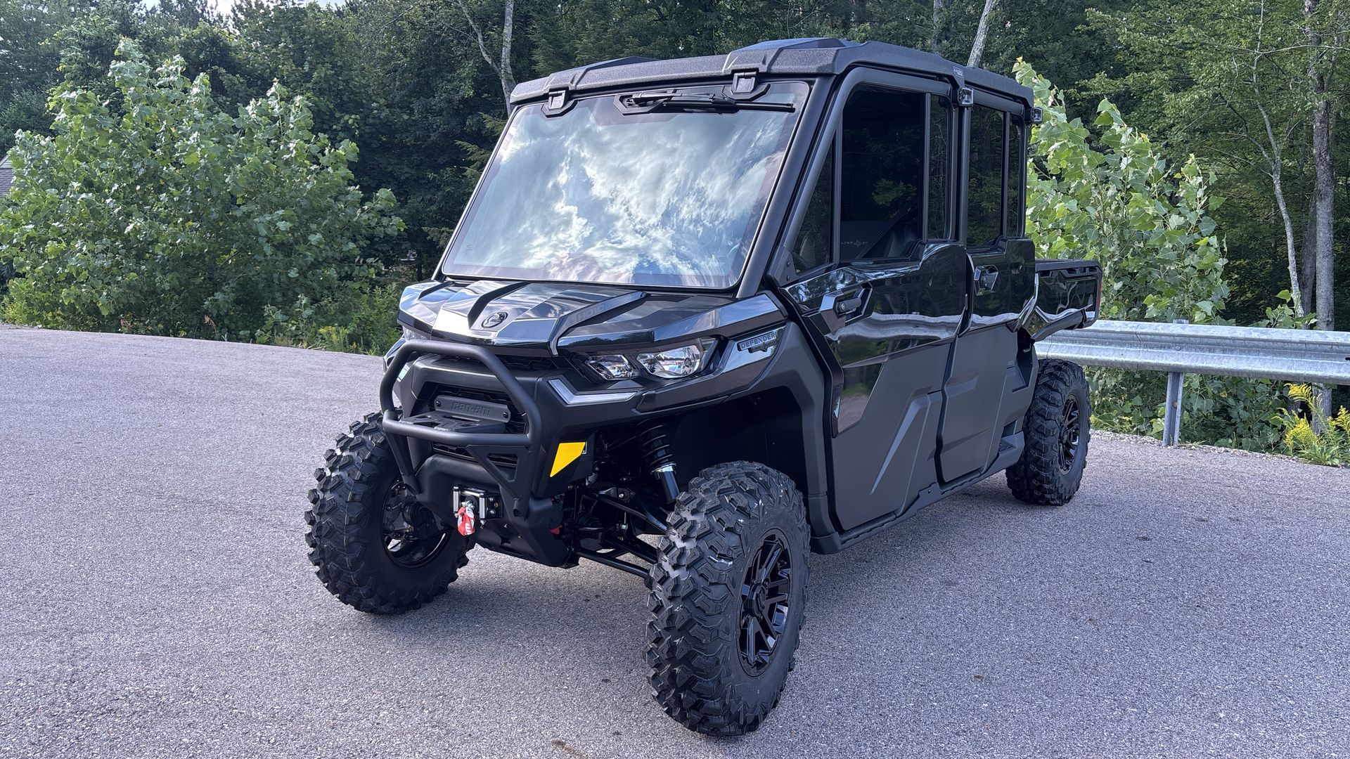 2025 Can-Am DEFENDER MAX LONESTAR CAB HD10
