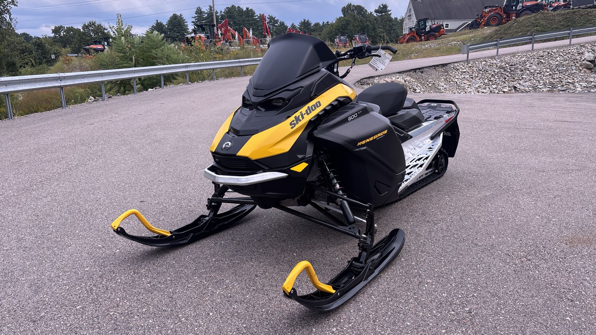 2026 Ski-Doo RENEGADE SPORT 600ACE RIPSAW 1.25" ES