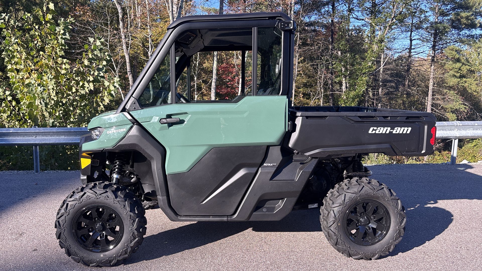 2026 Can-Am DEFENDER DPS CAB HD9 - Photo 4