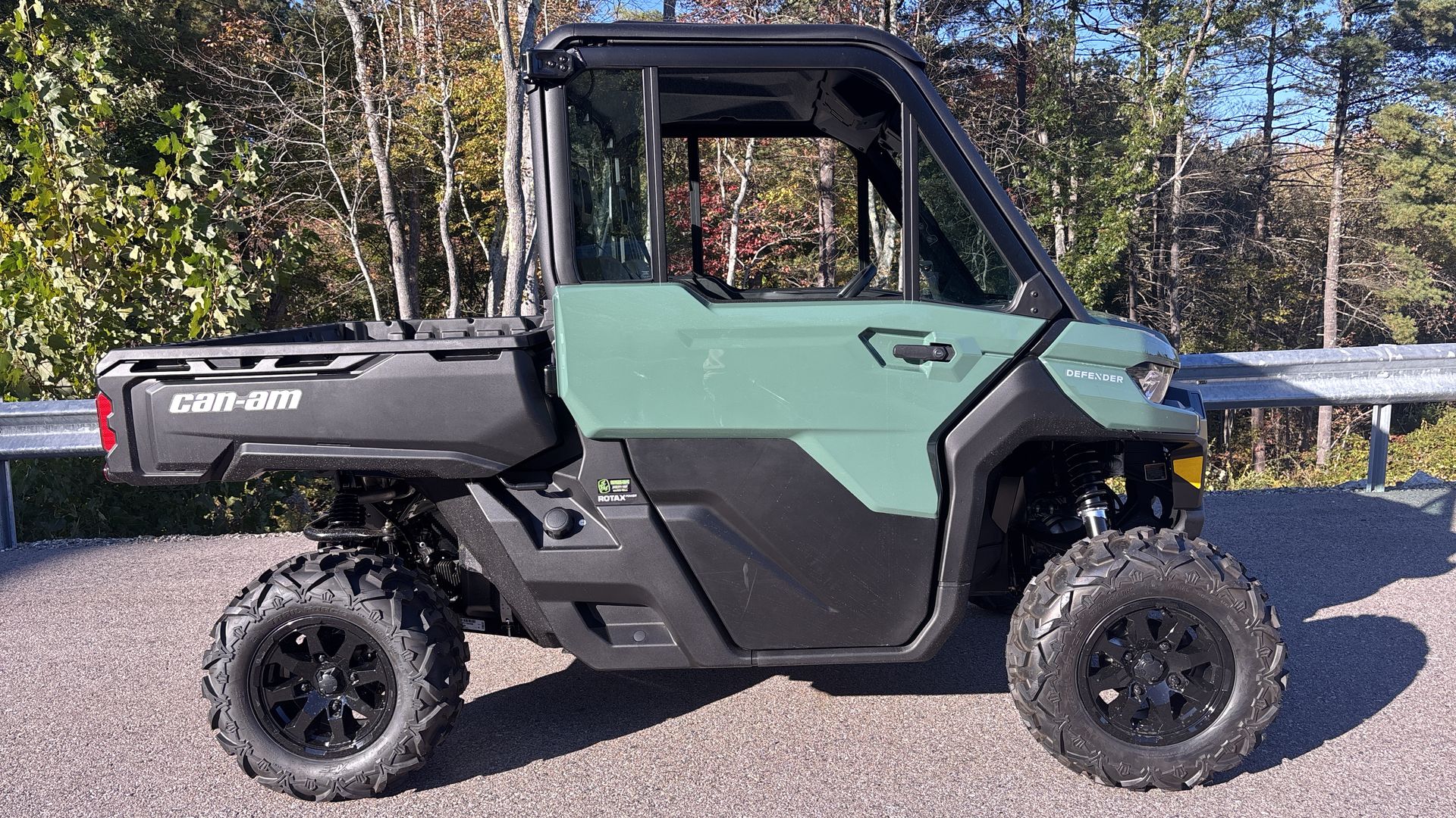 2026 Can-Am DEFENDER DPS CAB HD9 - Photo 8
