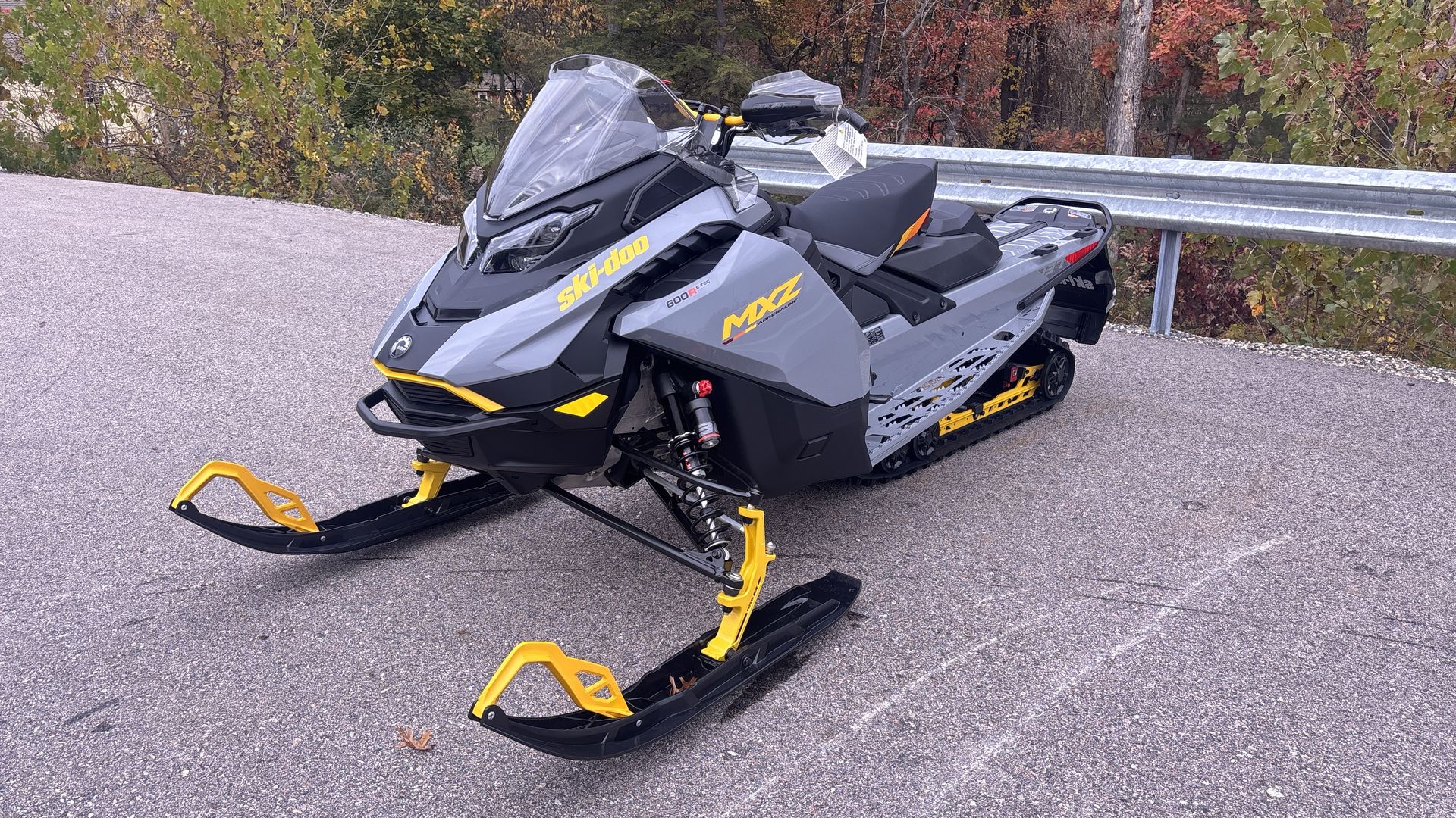 2026 Ski-Doo MXZ Adrenaline with Blizzard Package 600 E-TEC 137 1.25 - Photo 3