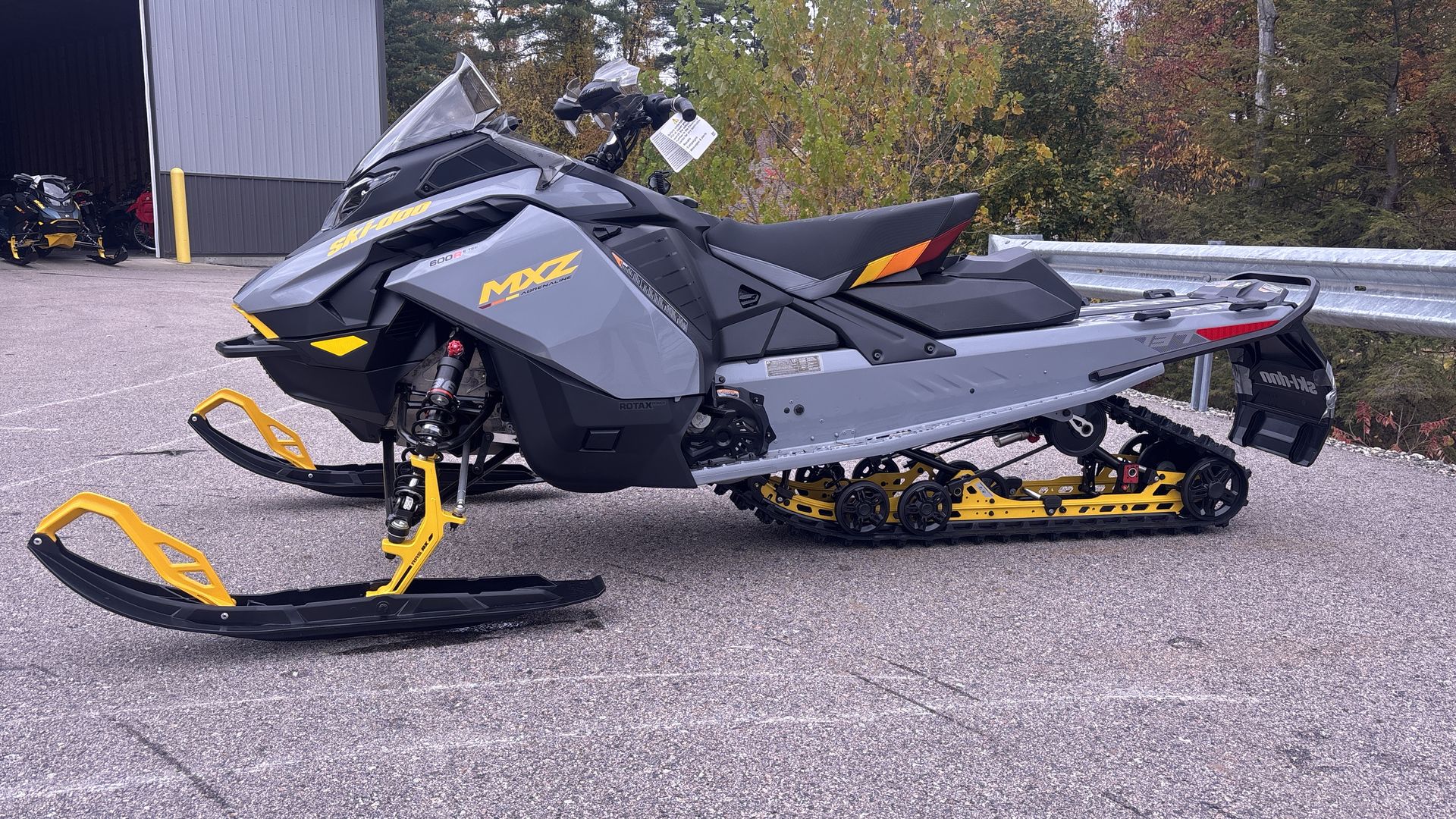 2026 Ski-Doo MXZ Adrenaline with Blizzard Package 600 E-TEC 137 1.25 - Photo 4