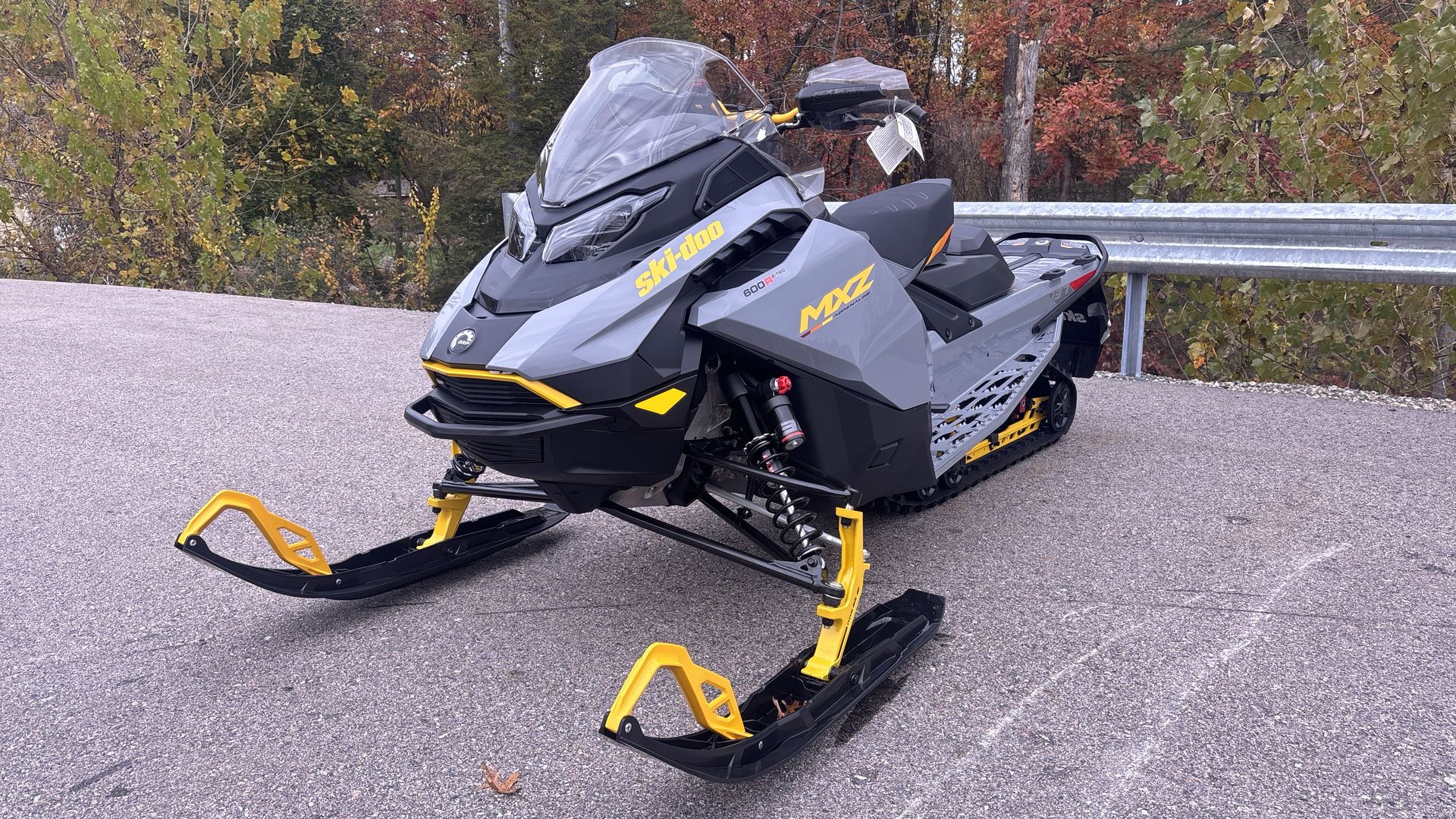 2026 Ski-Doo MXZ Adrenaline with Blizzard Package 600 E-TEC 137 1.25 - Photo 9