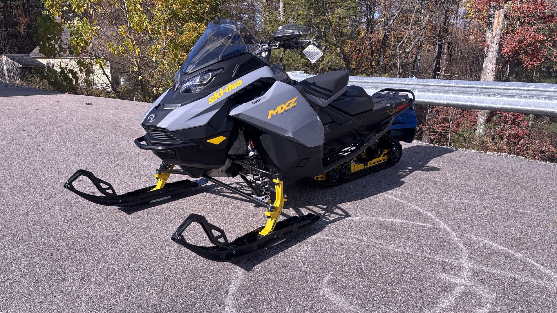2026 Ski-Doo MXZ ADRENALINE 850 E-TEC 137 1.25 - Photo 3
