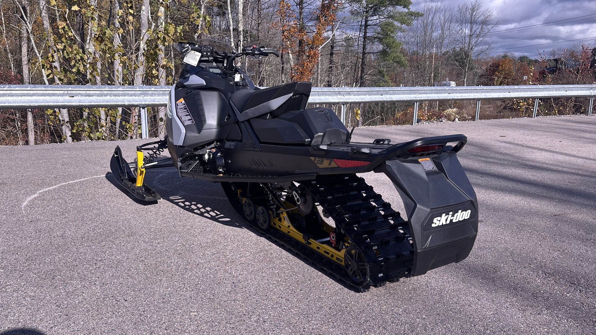 2026 Ski-Doo MXZ ADRENALINE 850 E-TEC 137 1.25 - Photo 5