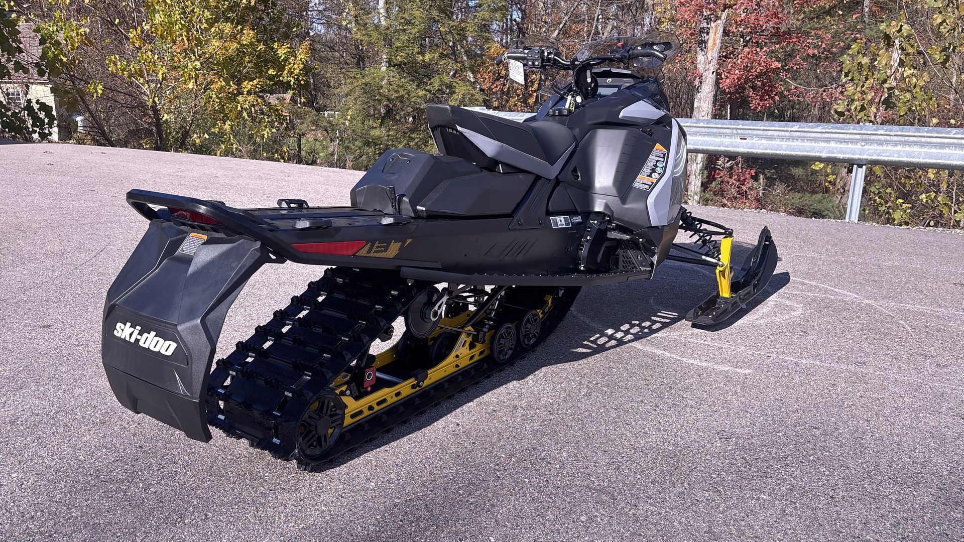 2026 Ski-Doo MXZ ADRENALINE 850 E-TEC 137 1.25 - Photo 7