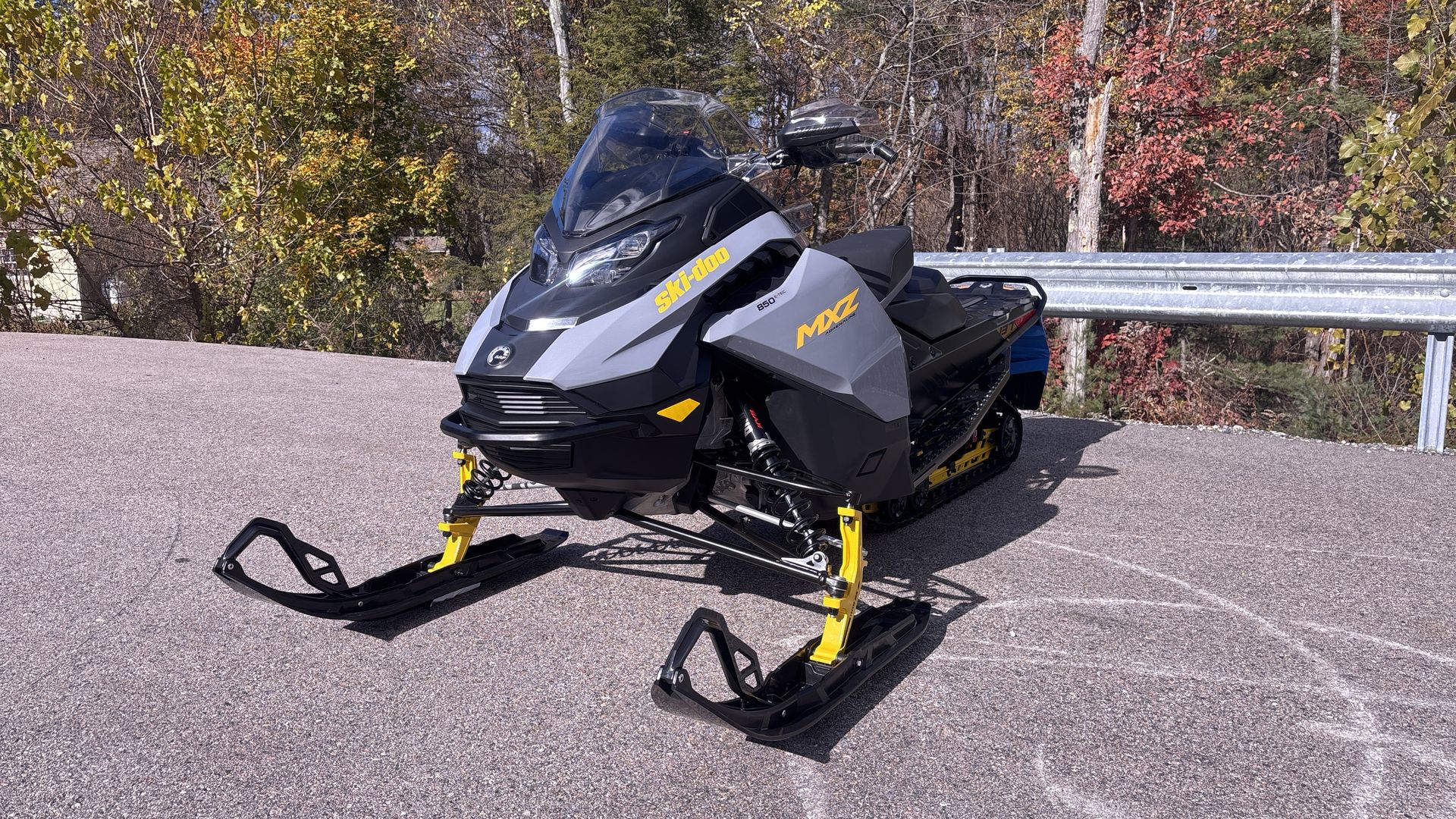 2026 Ski-Doo MXZ ADRENALINE 850 E-TEC 137 1.25 - Photo 9
