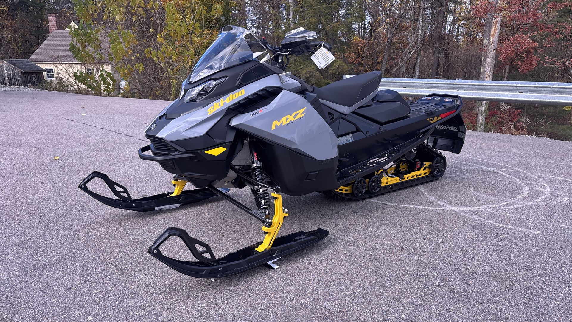 2026 Ski-Doo MXZ ADRENALINE 600R E-TEC 137 1.25 - Photo 3