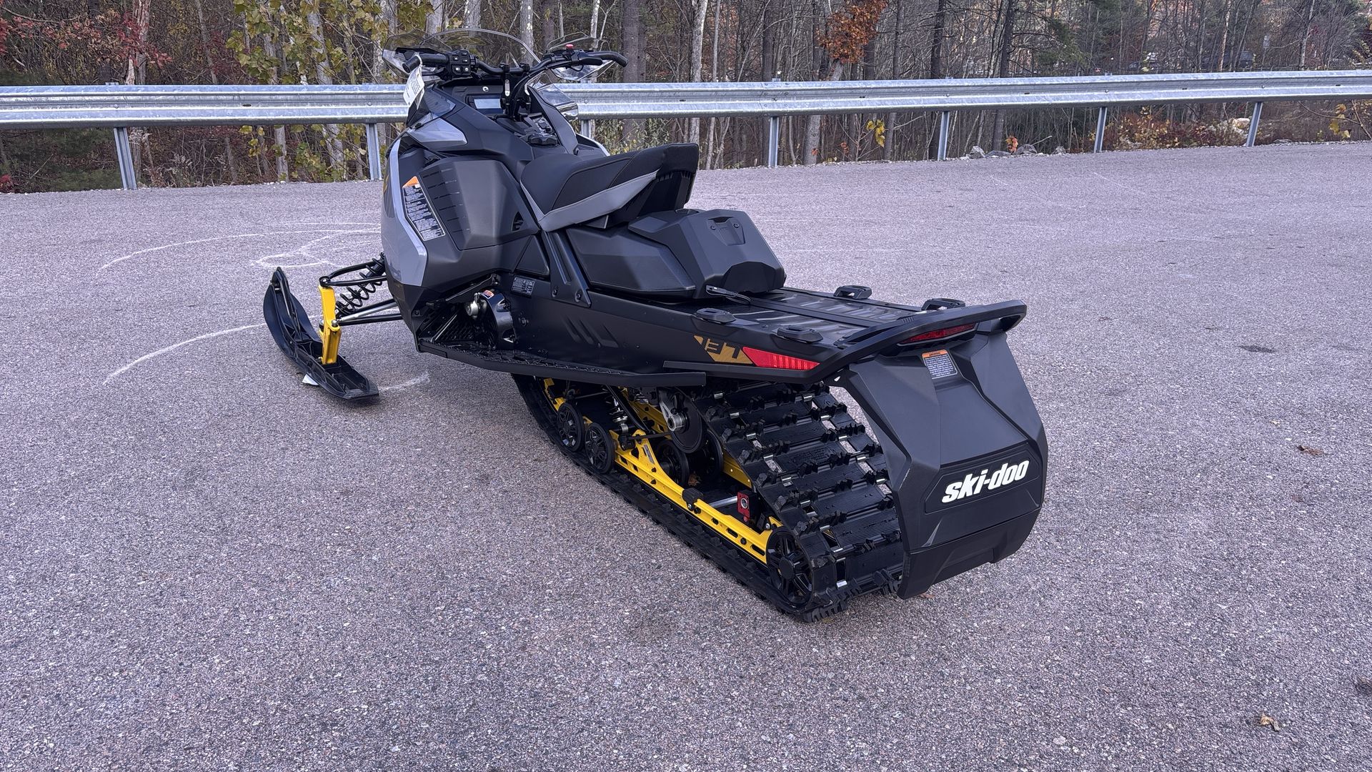 2026 Ski-Doo MXZ ADRENALINE 600R E-TEC 137 1.25 - Photo 5