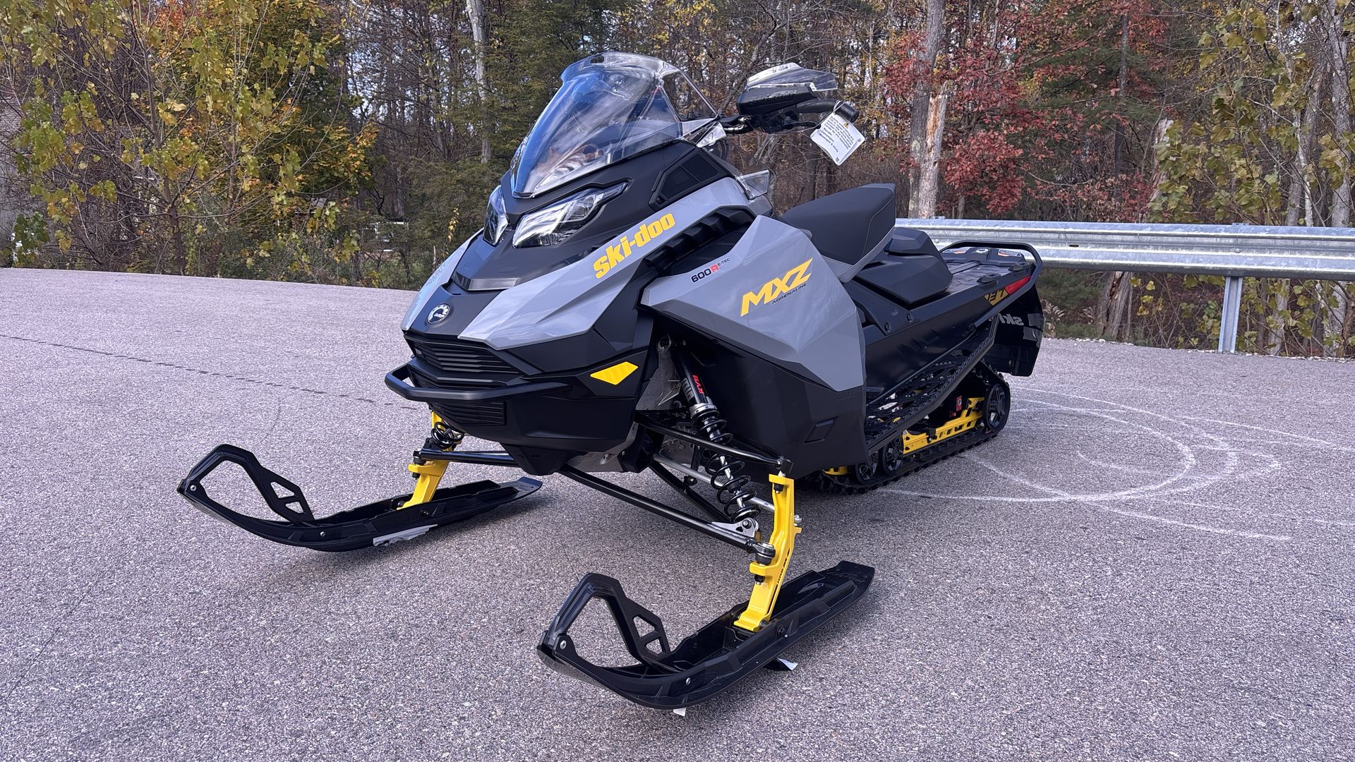 2026 Ski-Doo MXZ ADRENALINE 600R E-TEC 137 1.25 - Photo 9