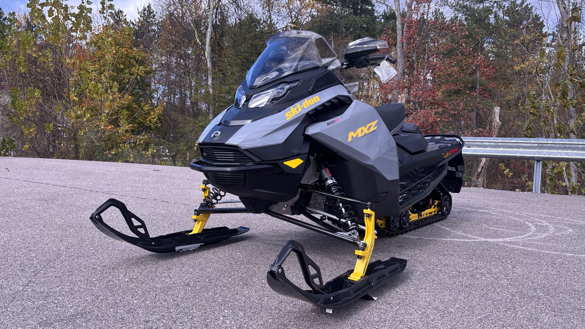 2026 Ski-Doo MXZ ADRENALINE 600R E-TEC 137 1.25 - Photo 13