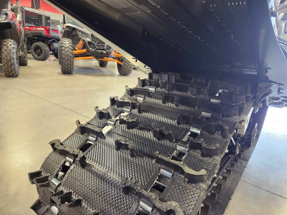 2025 Polaris 650 INDY ADVENTURE 137 650 137 - Photo 4