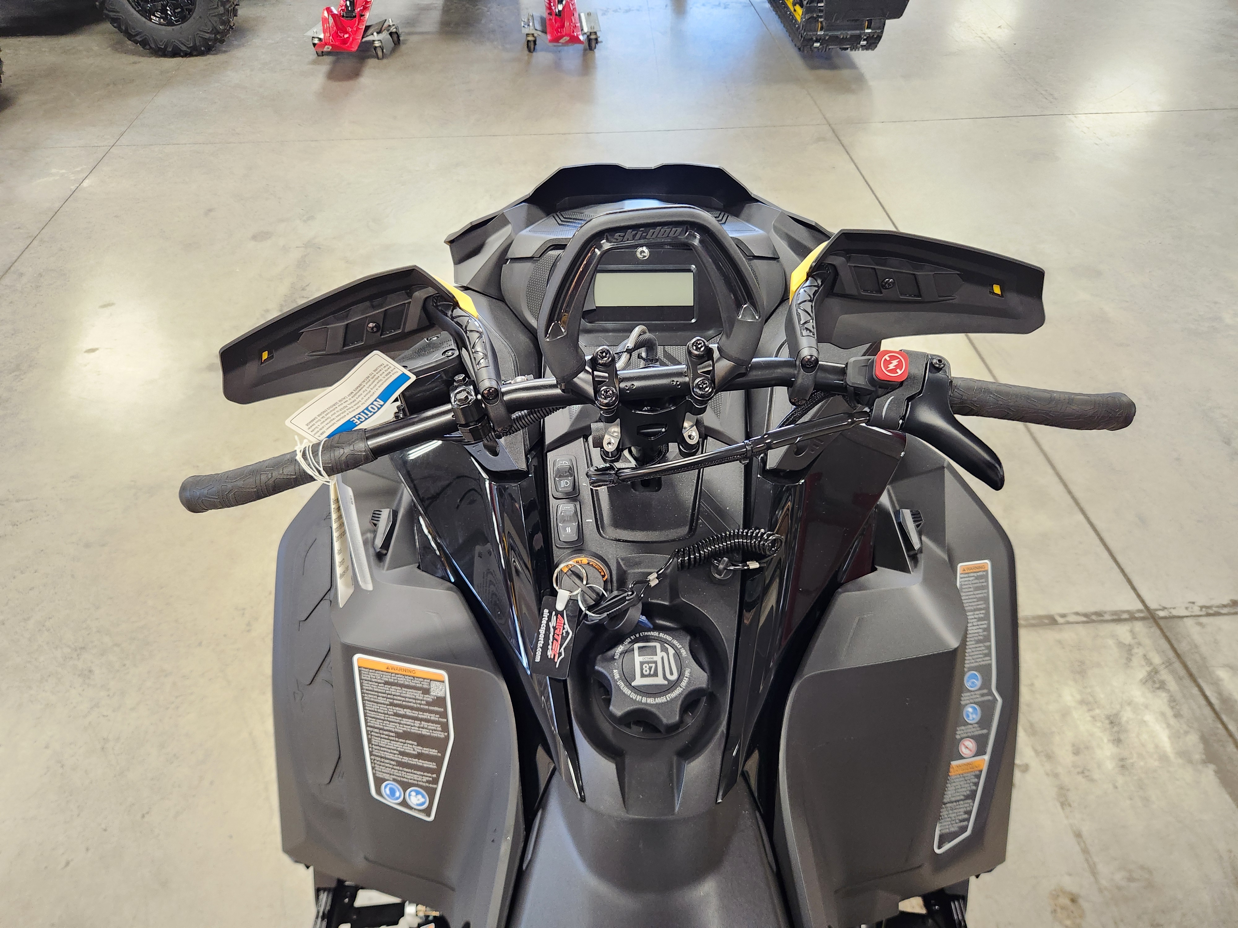 2025 Ski-Doo Summit NEO + 600 EFI Hurricane 1.75 with FlexEdge - Photo 9
