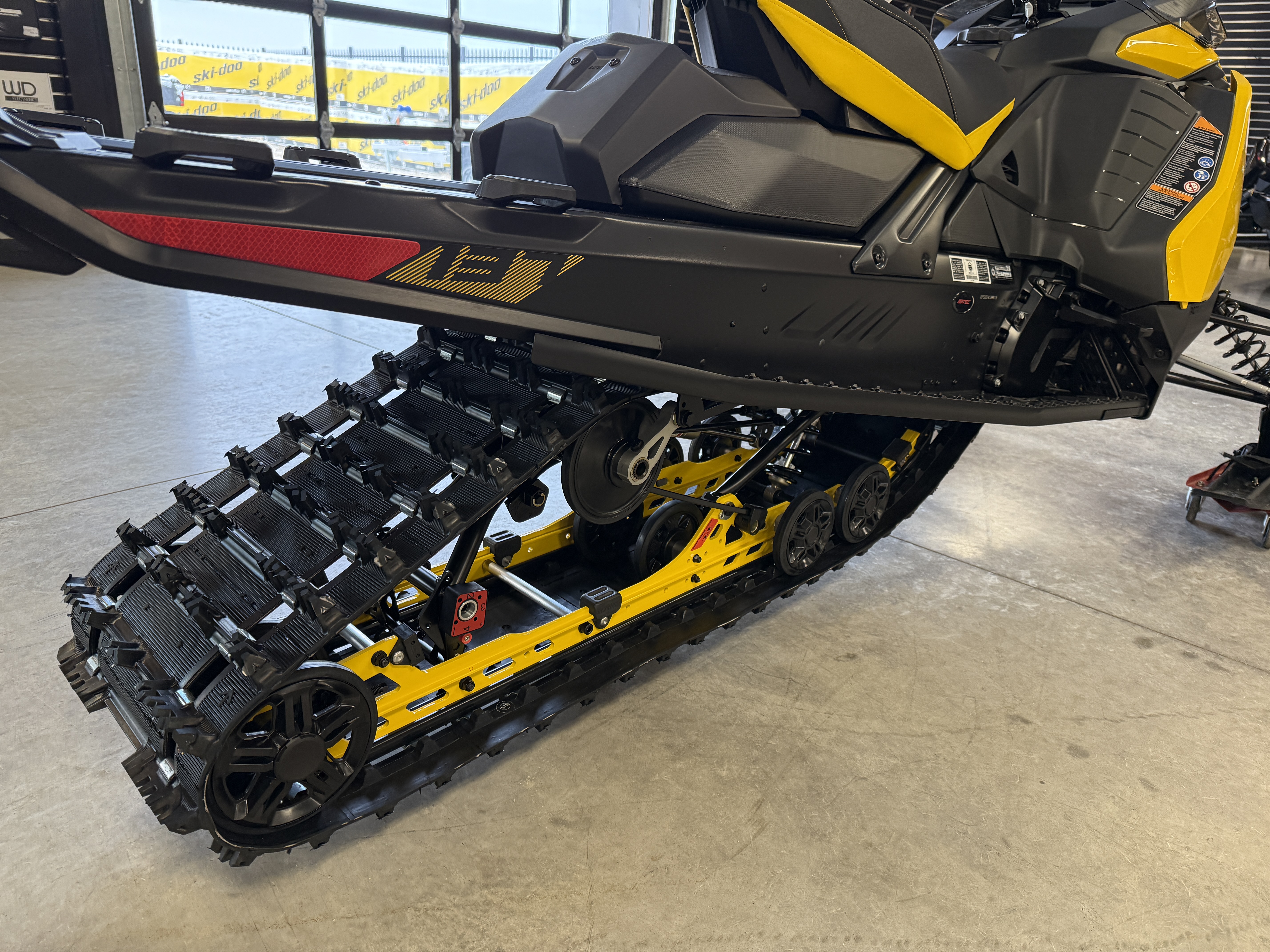 2025 Ski-Doo MXZ Adrenaline 850 E-TEC 137 1.25 - Photo 10