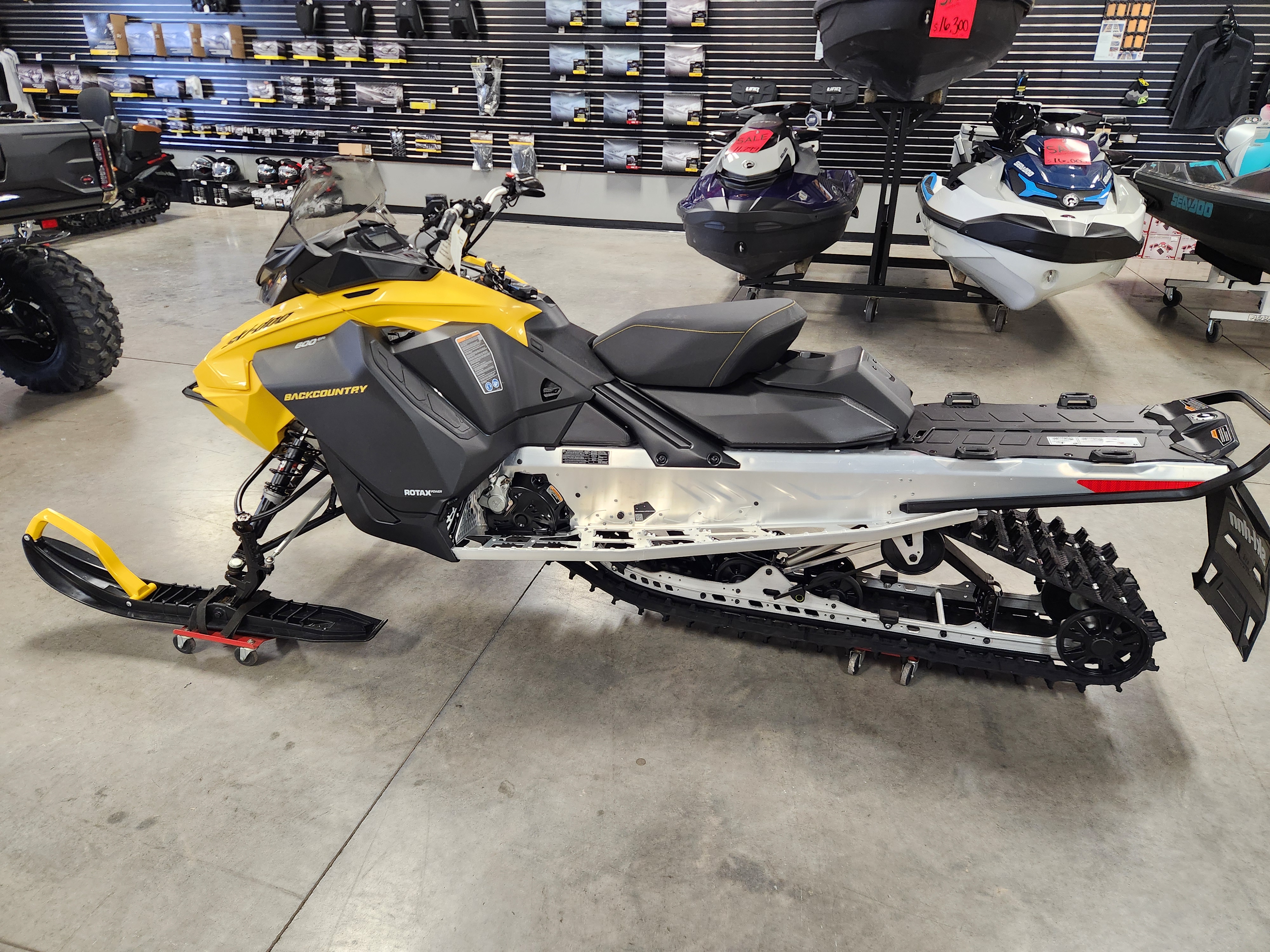 2025 Ski-Doo Backcountry Sport 600 EFI 146 1.6 - Photo 2