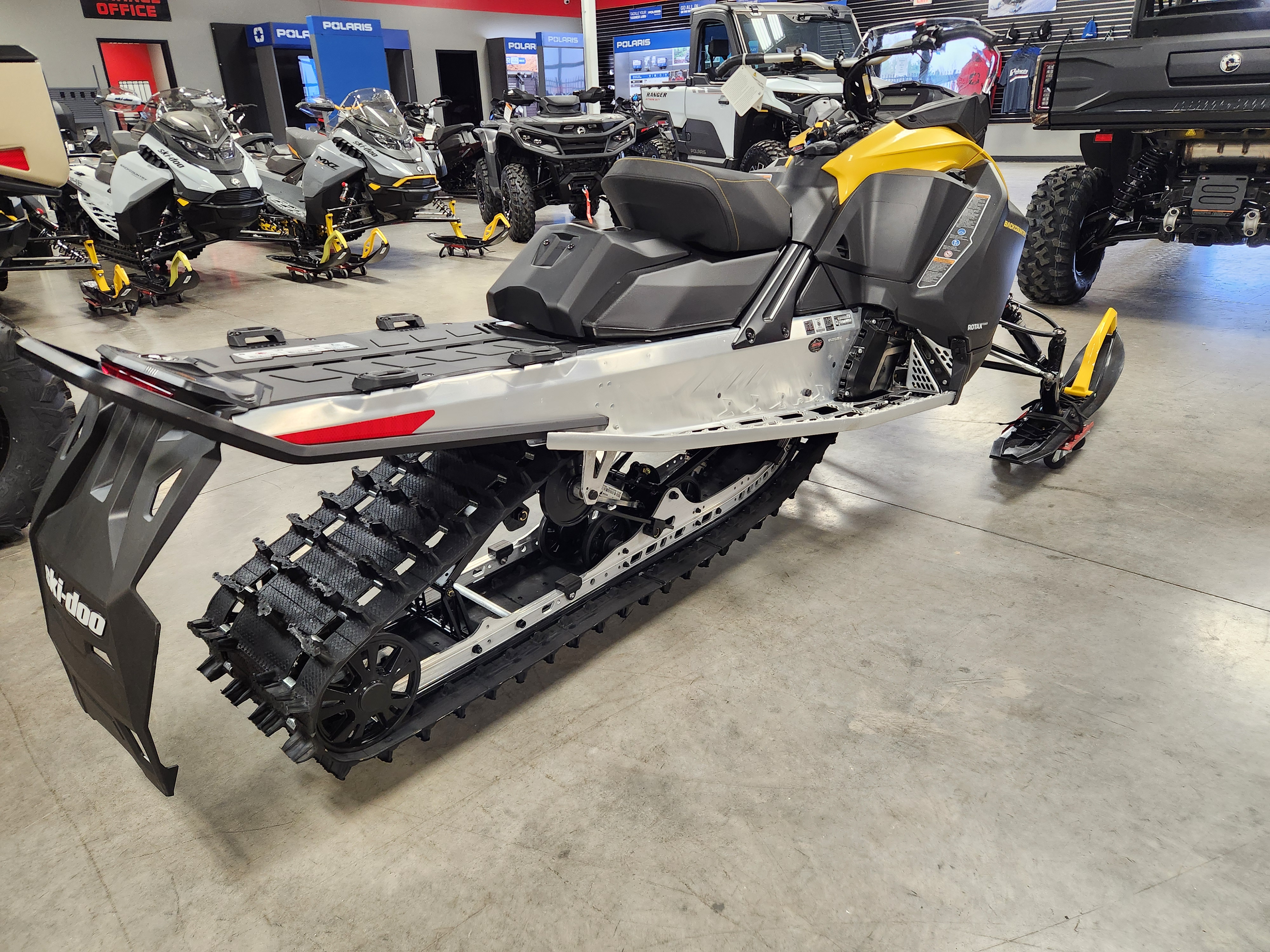 2025 Ski-Doo Backcountry Sport 600 EFI 146 1.6 - Photo 4