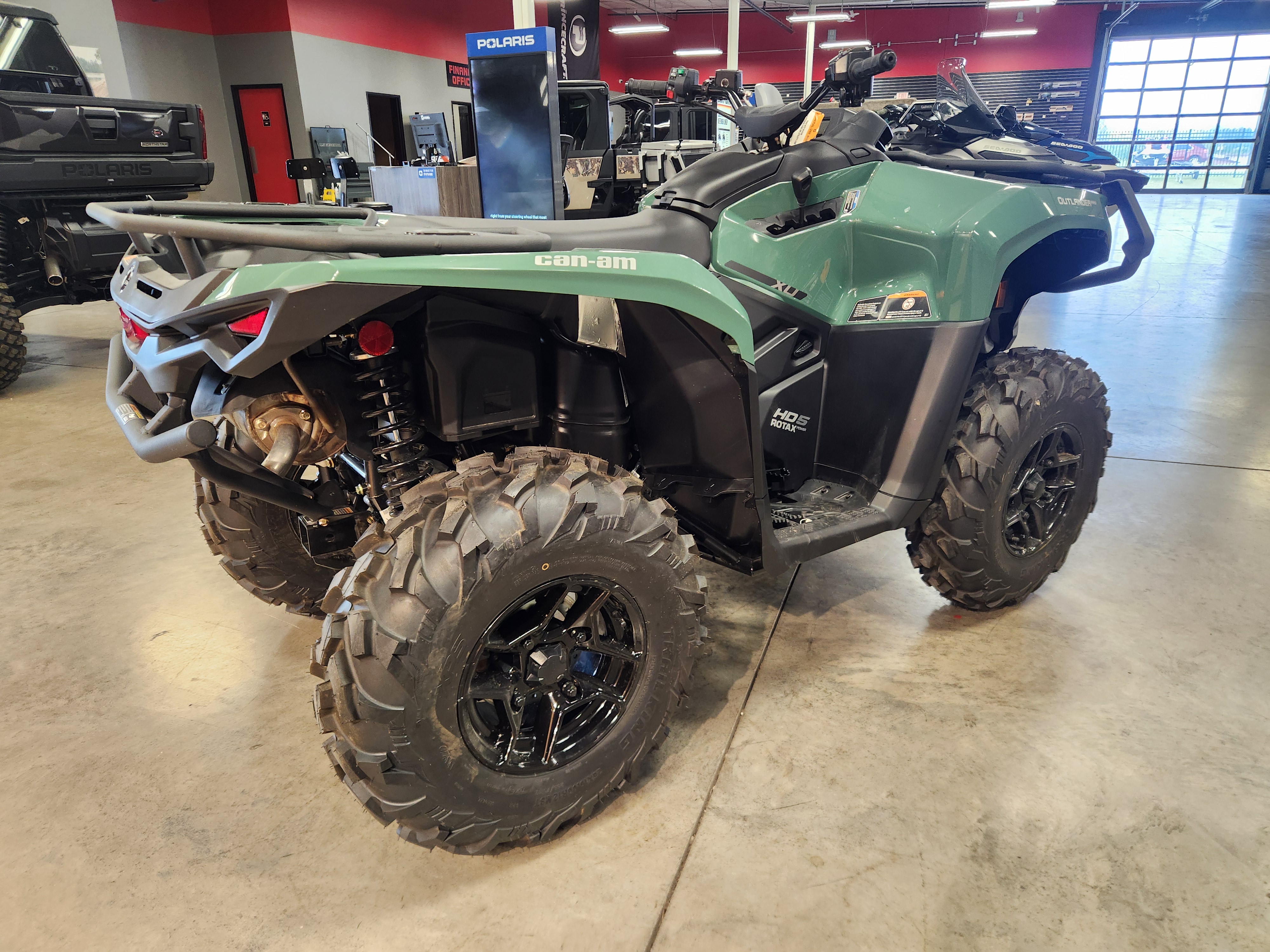 2025 Can-Am ATV OUTL PRO XU HD5 GN 25 - Photo 5