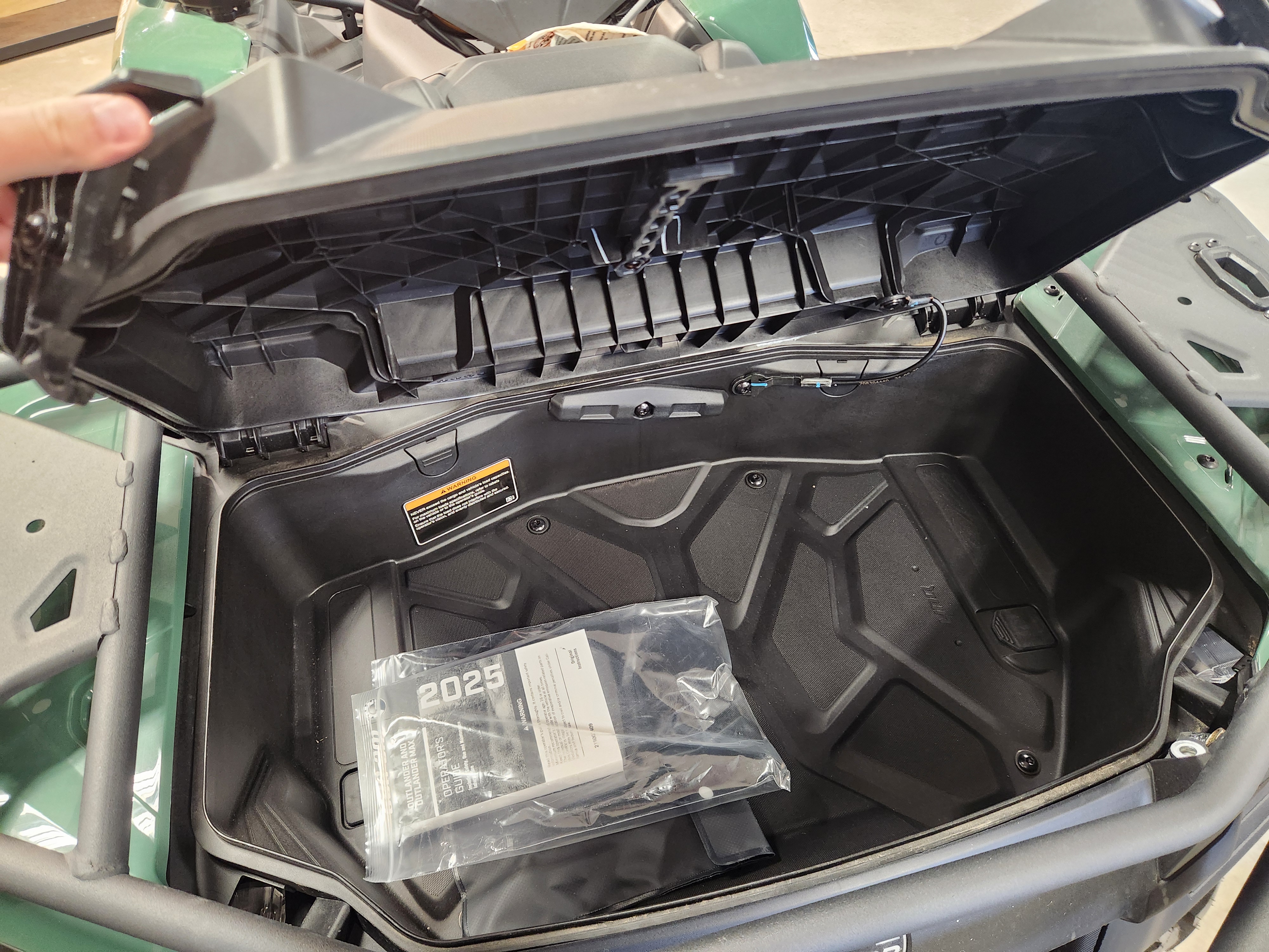 2025 Can-Am ATV OUTL PRO XU HD5 GN 25 - Photo 10