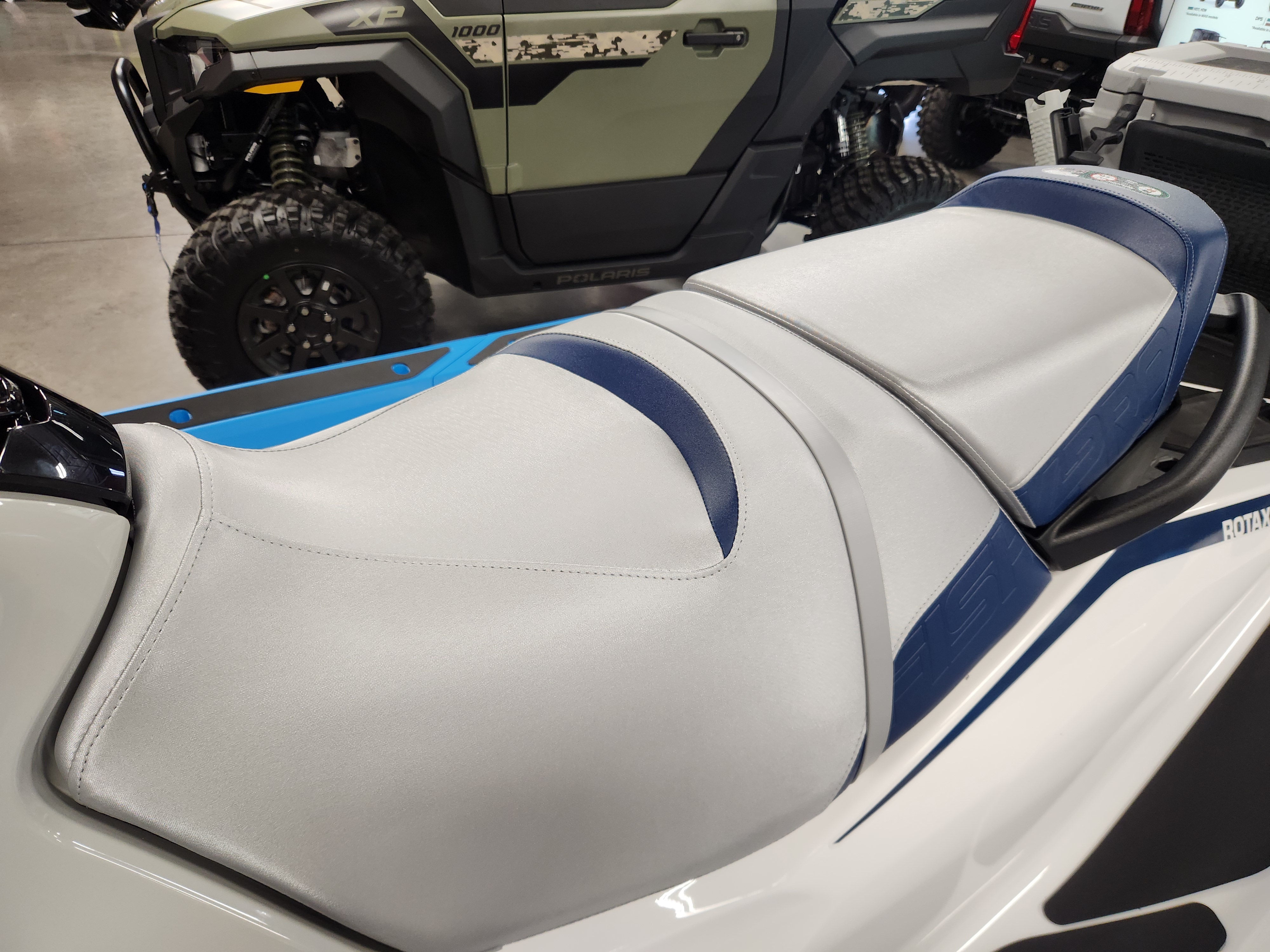 2025 Sea-Doo PWC FISHP S 170 AUD WH IBR IDF 25 - Photo 6