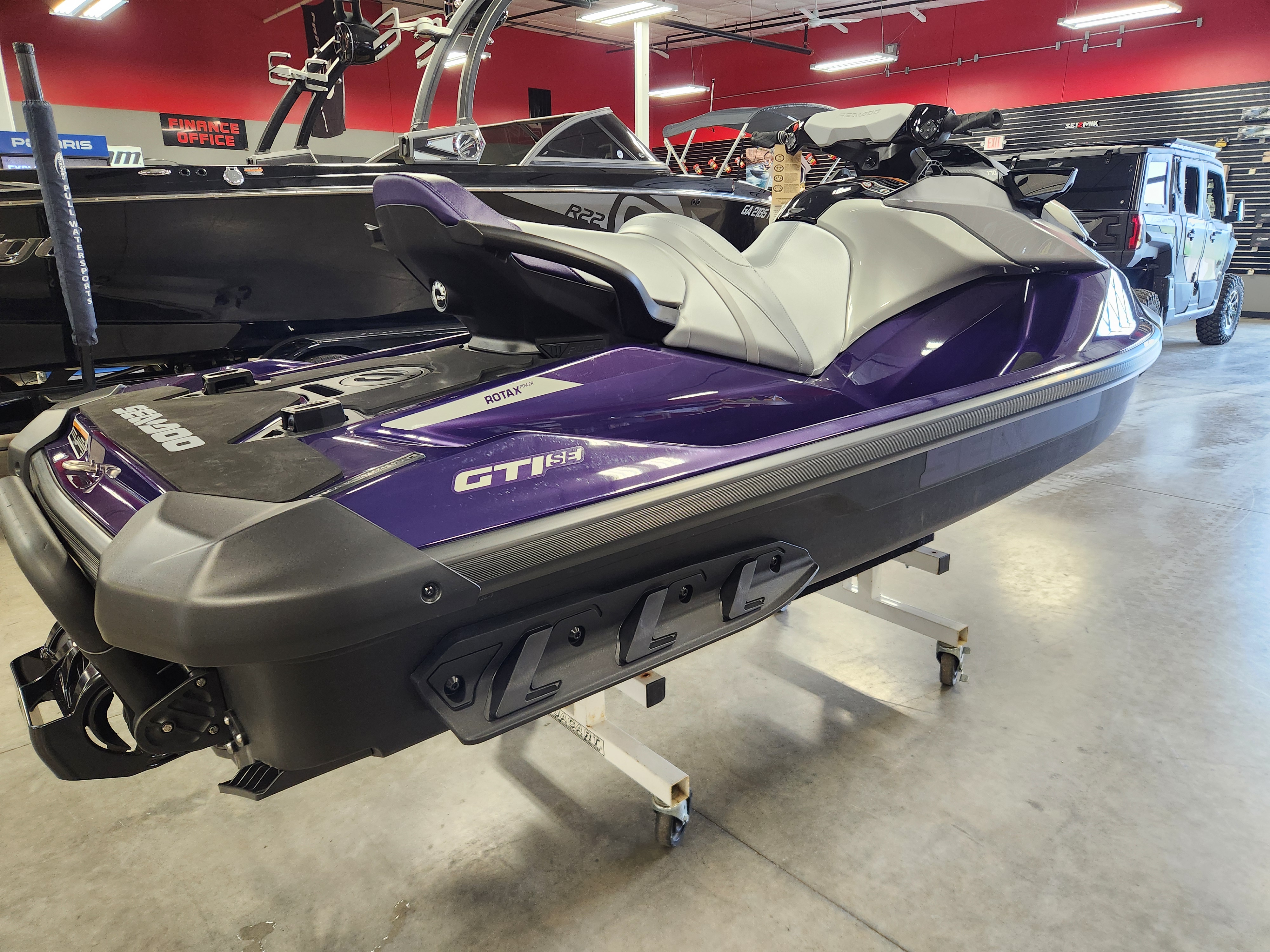 2025 Sea-Doo PWC GTI SE 170 PR IBR 25 - Photo 4
