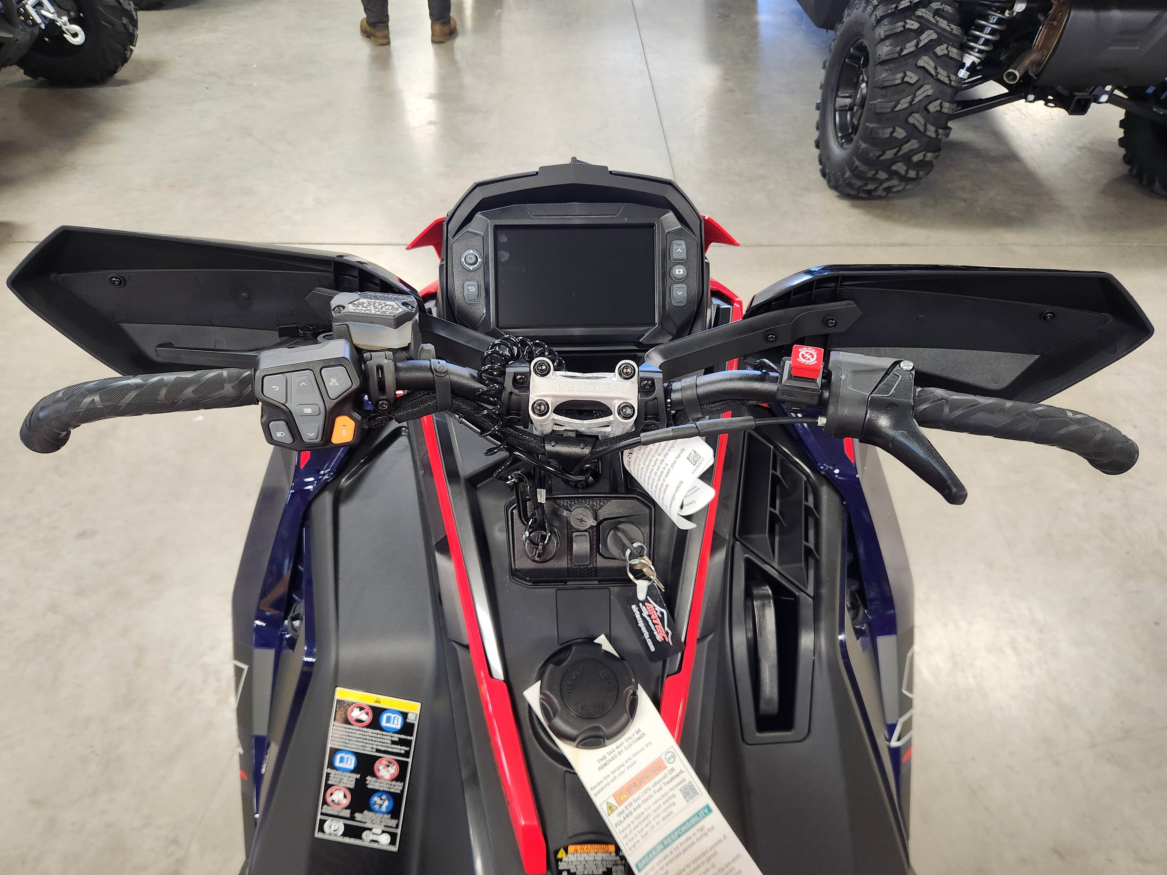 2025 Polaris PATRIOT 9R INDY XCR 136 - Photo 12