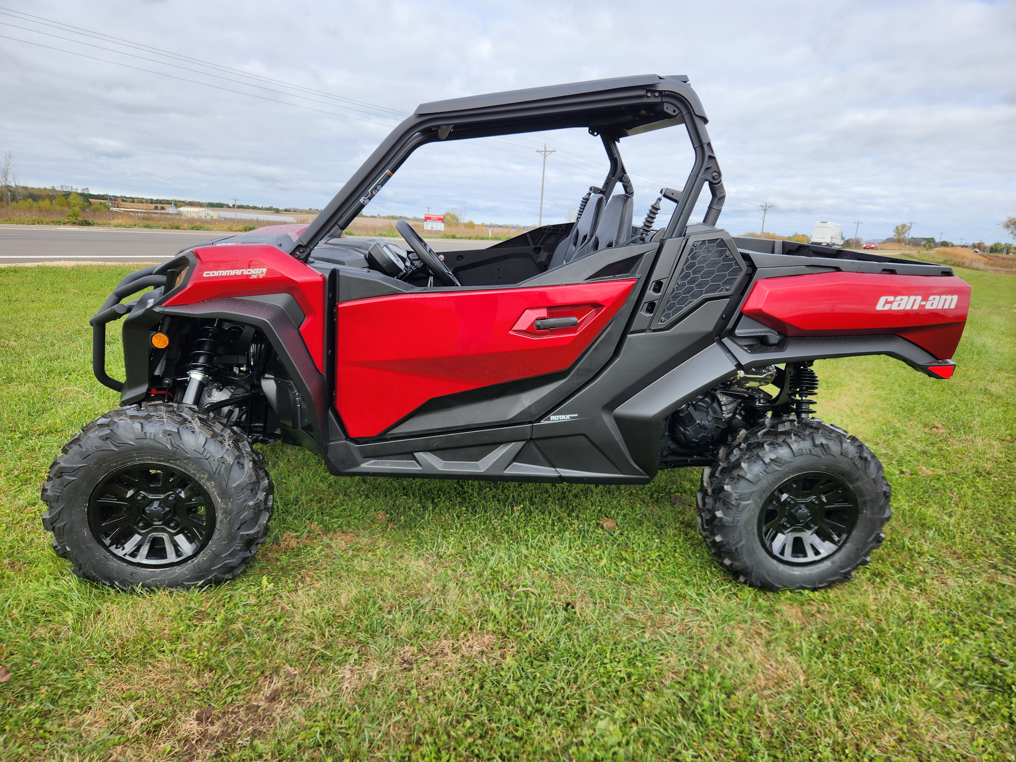 2026 Can-Am SSV COM XT 64 1000R RD 26 XT-P 1000R - Photo 2