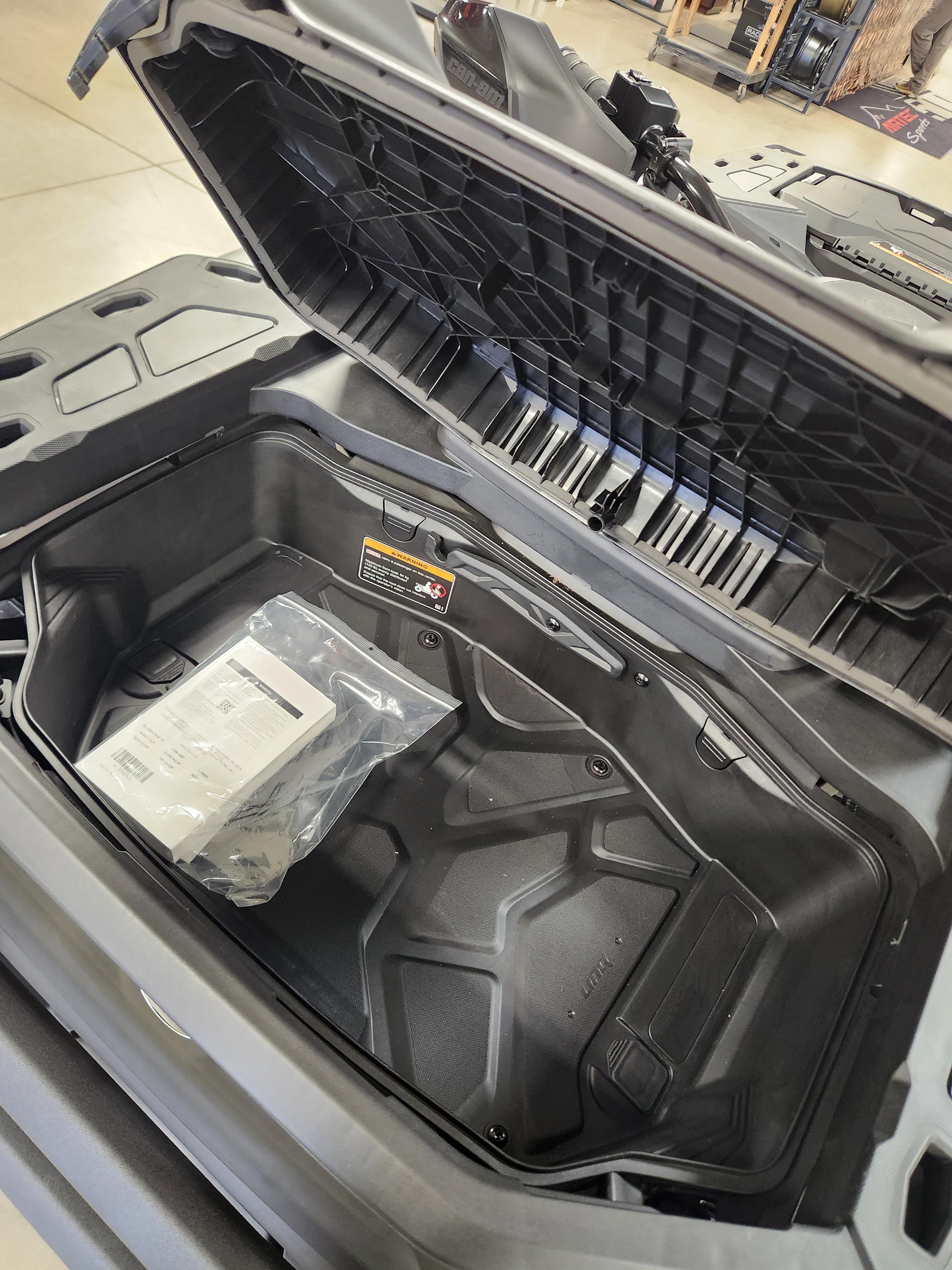 2026 Can-Am ATV OUTL XT 850 GY 26 - Photo 9