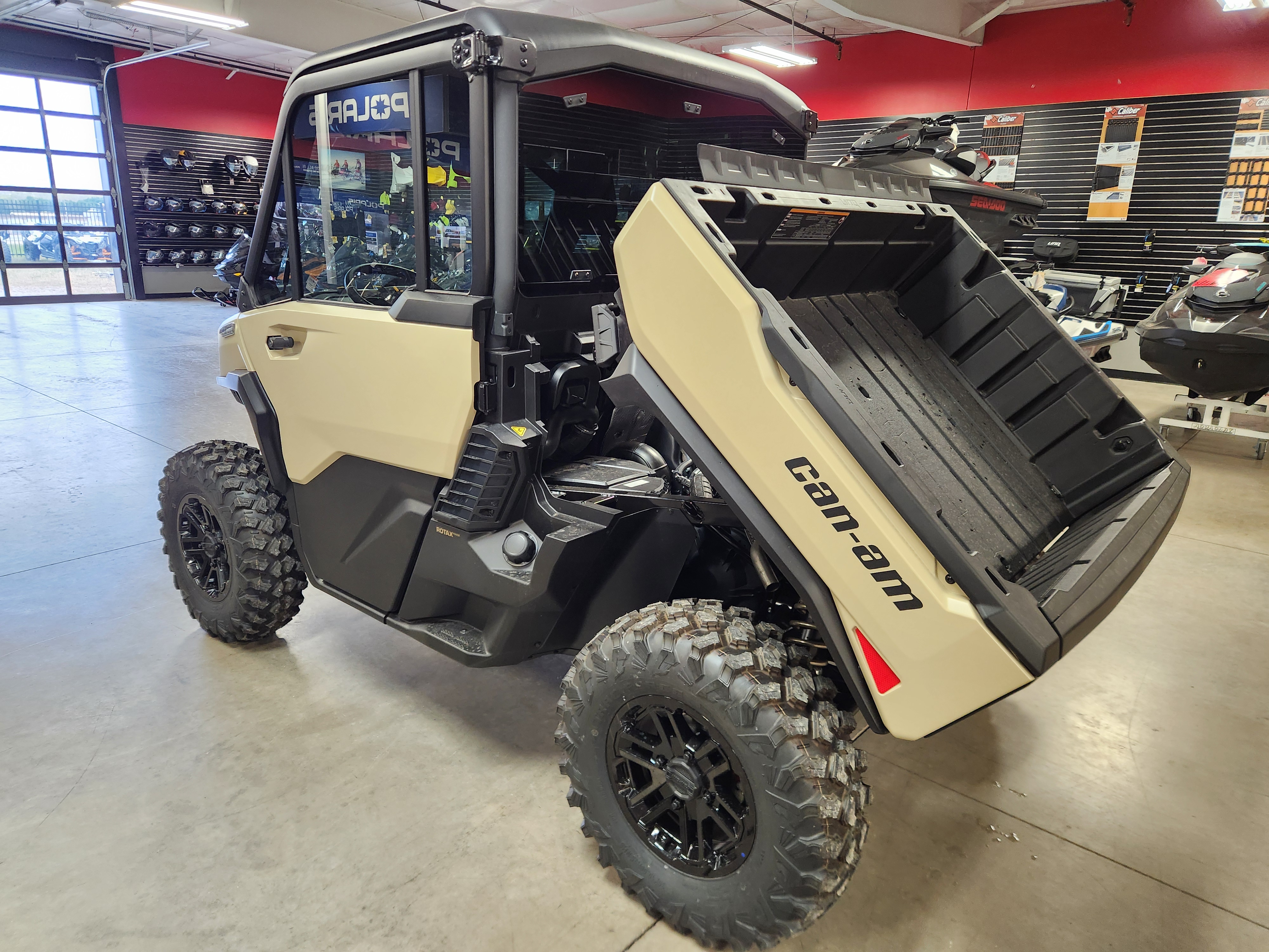 2026 Can-Am SSV DEF LTD 65 HD11 TN HB 26 Limited HD11 - Photo 3