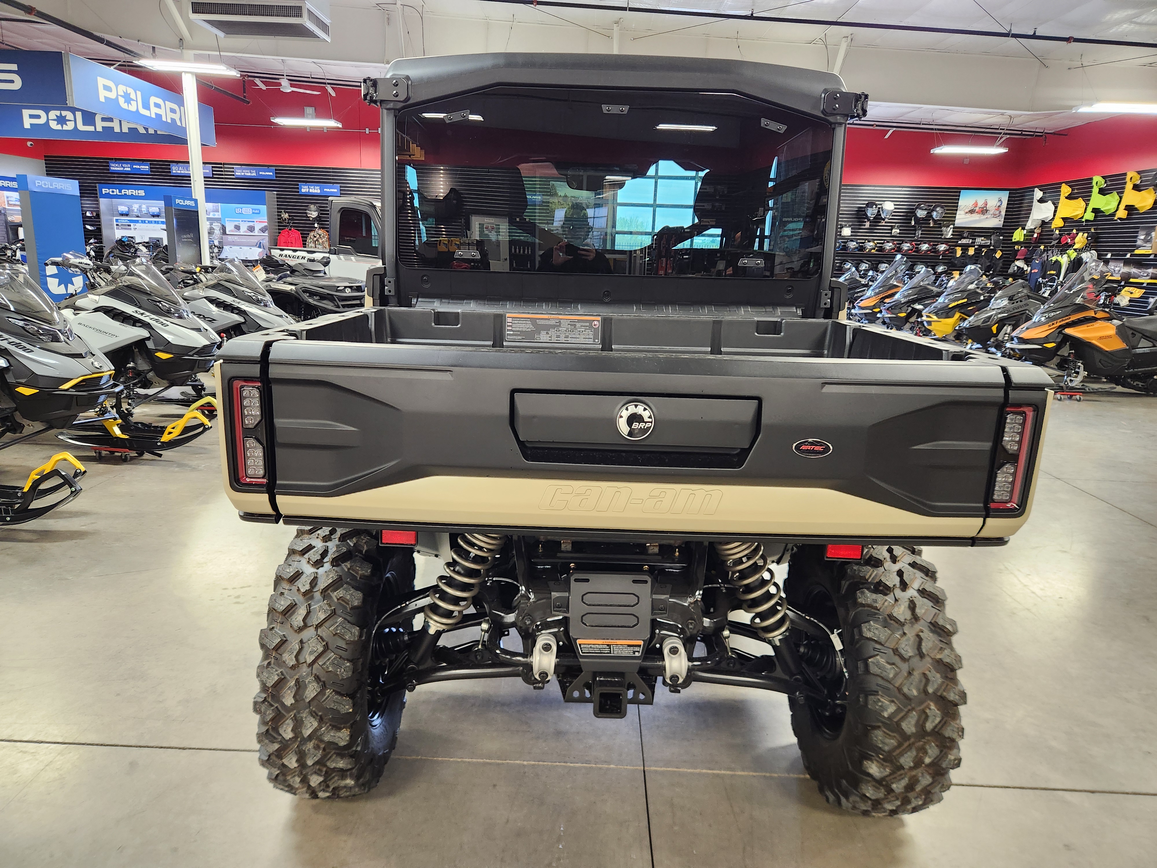 2026 Can-Am SSV DEF LTD 65 HD11 TN HB 26 Limited HD11 - Photo 4