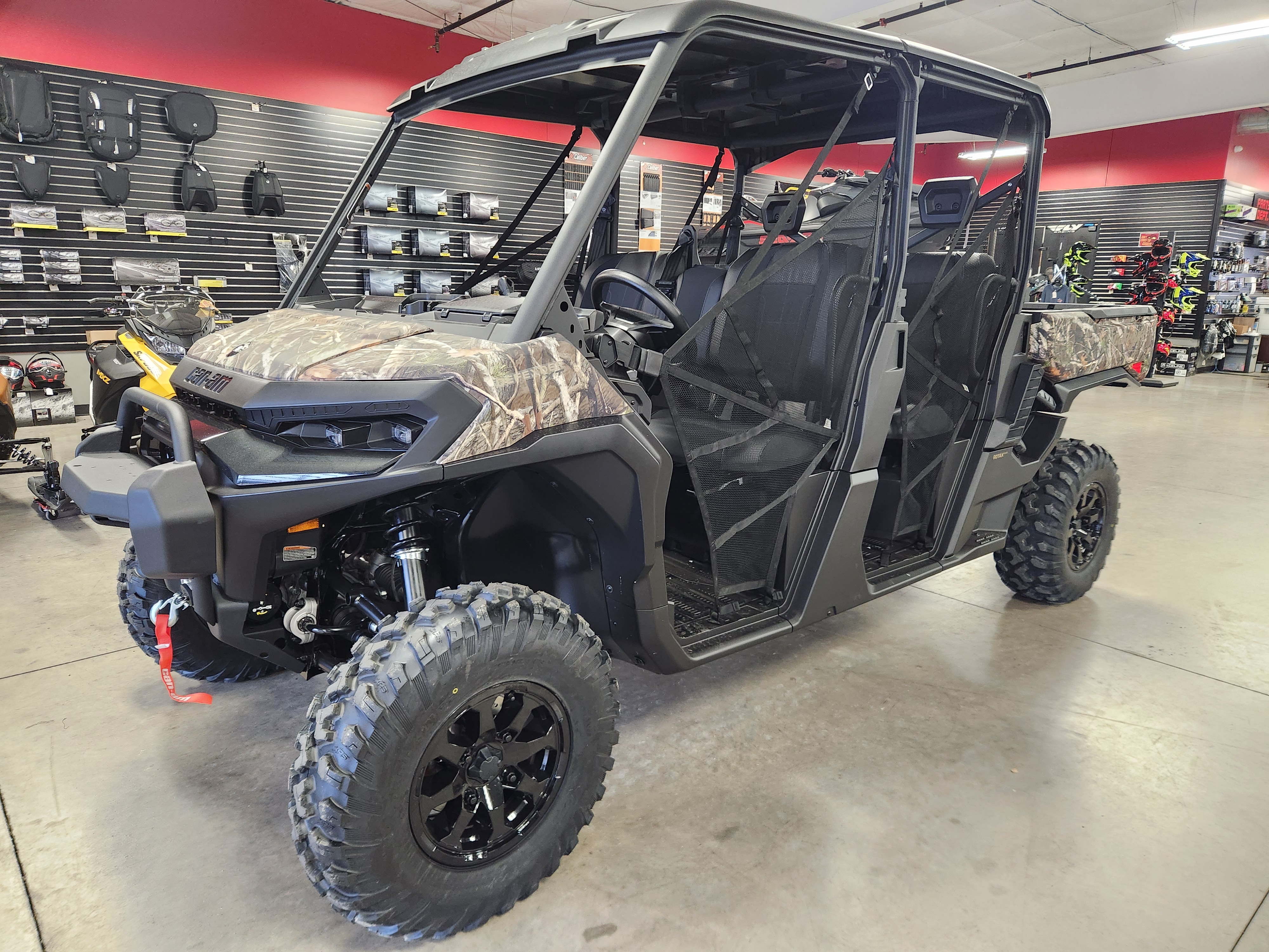 2026 Can-Am SSV DEF MAX XT 65 HD11 CA 26 XT HD11 - Photo 2
