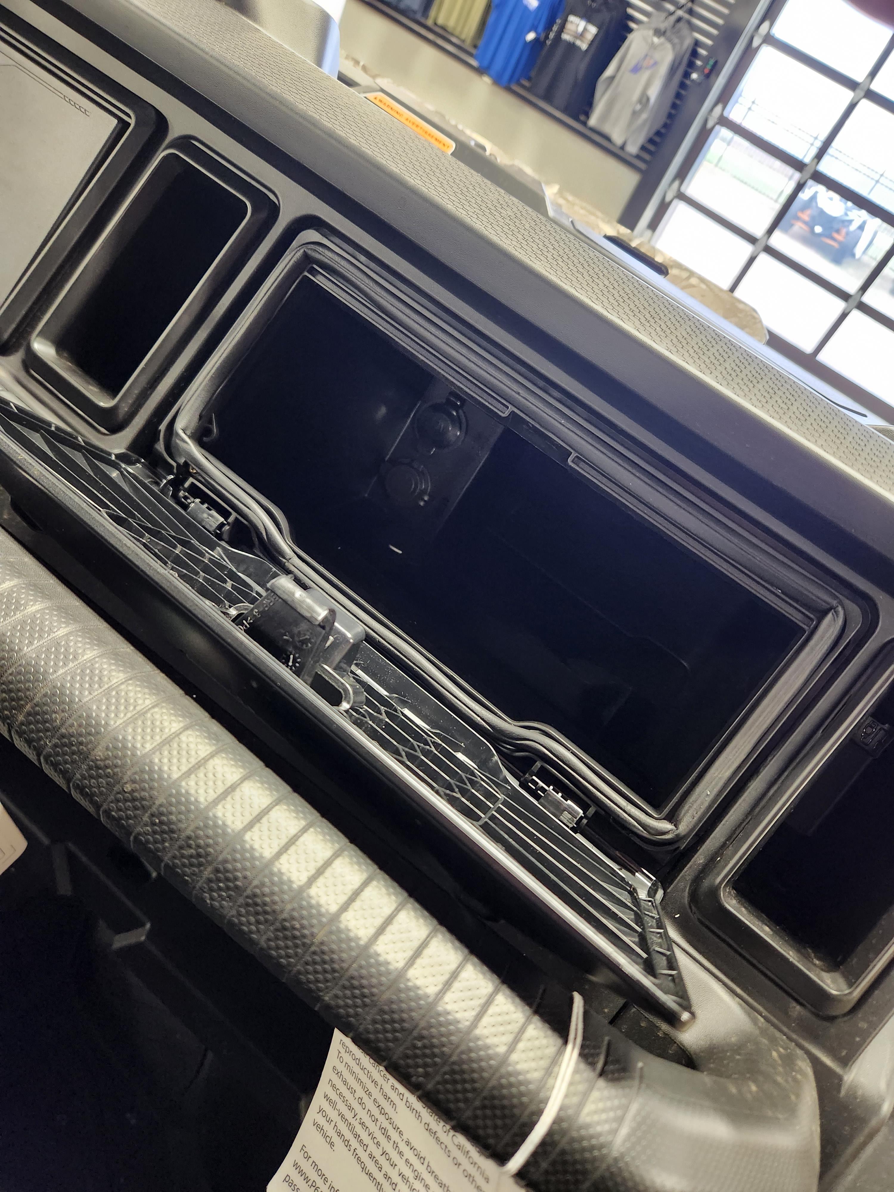2026 Can-Am SSV DEF MAX XT 65 HD11 CA 26 XT HD11 - Photo 14