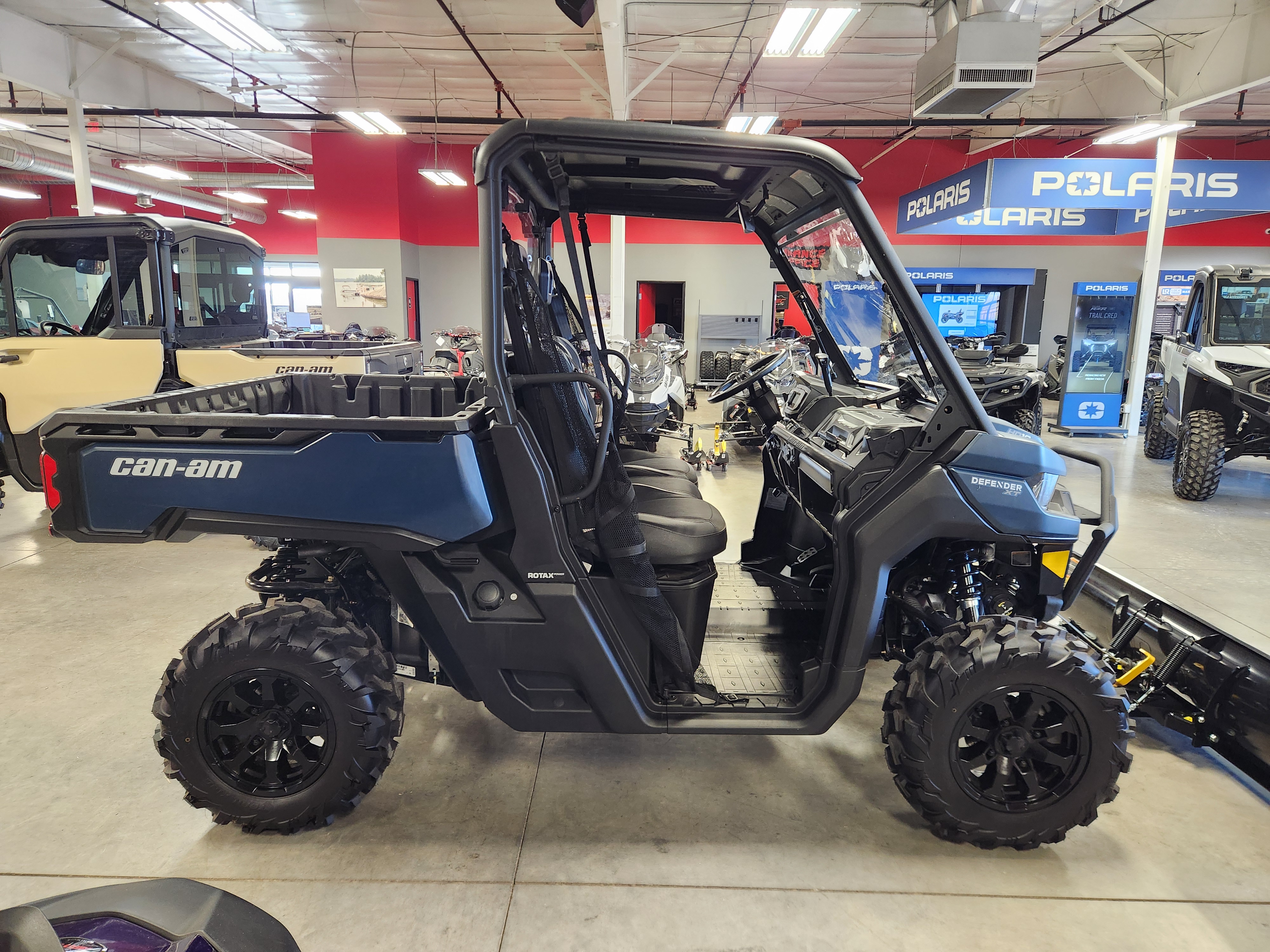 2025 Can-Am SSV DEF XT 64 HD10 BE 25 XT HD10 - Photo 5