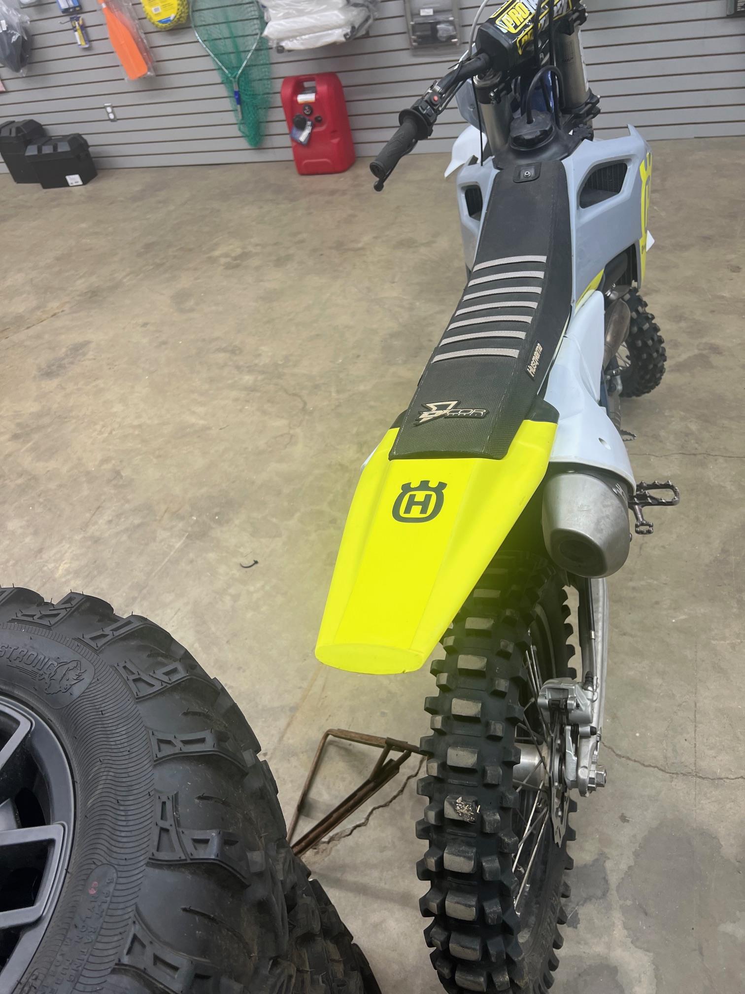 2023 Husqvarna Motorcycles FC 250 - Photo 4