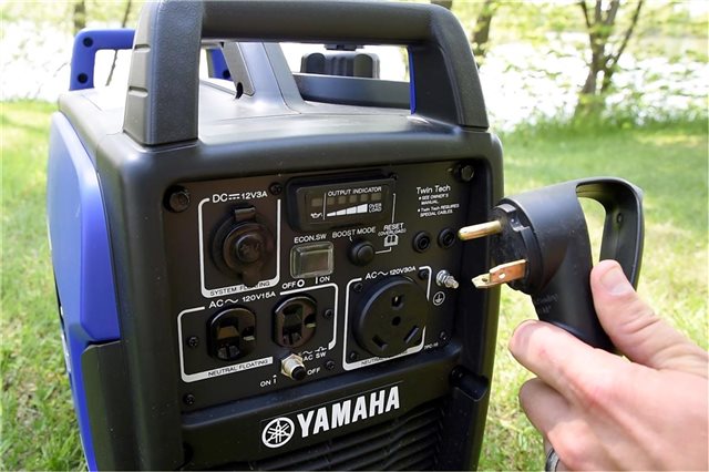 2022 Yamaha EF2200iS - Photo 2