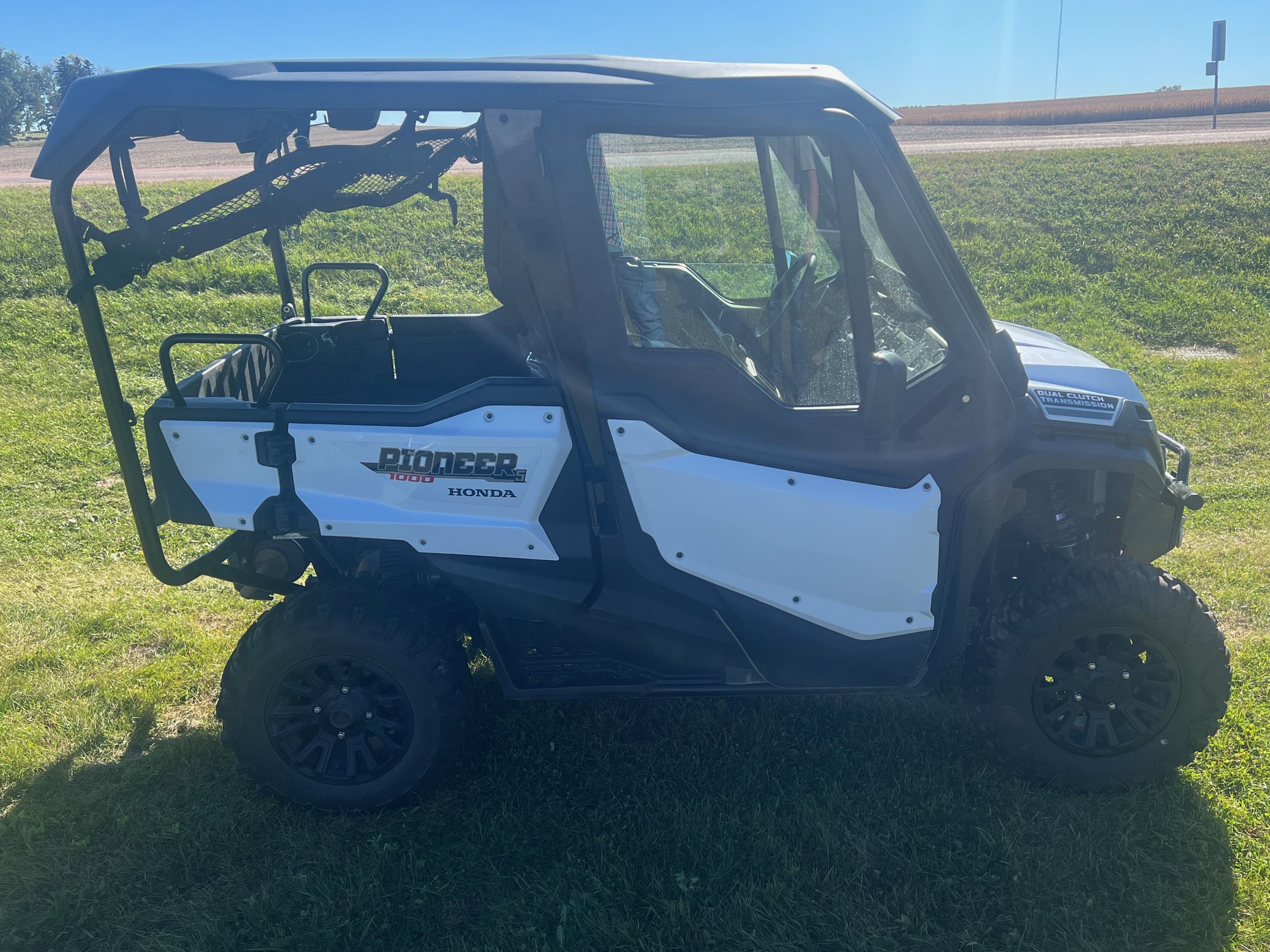 2021 Honda Pioneer 1000 5 Deluxe Cab With Heat - Photo 2