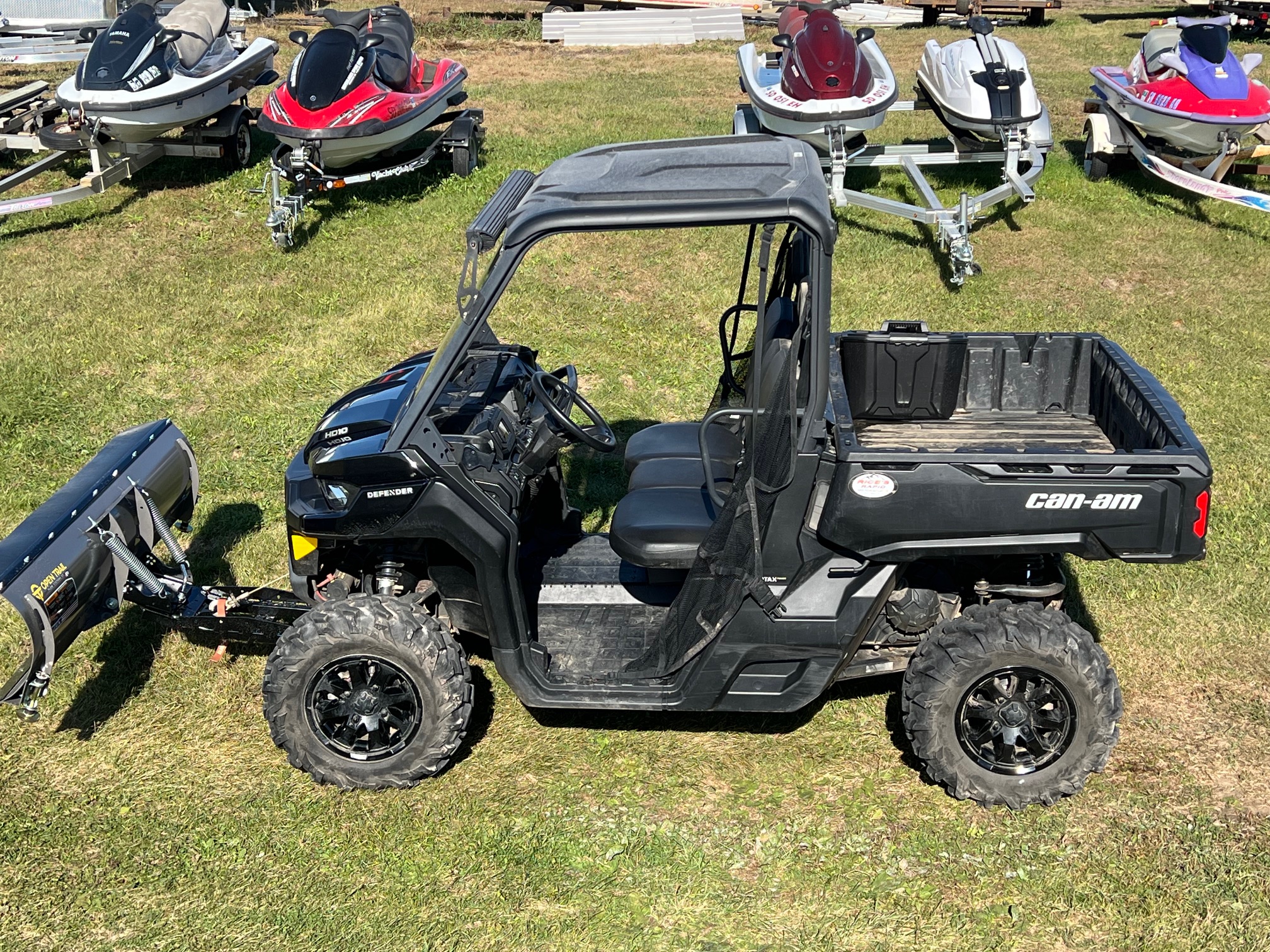 2023 Can-Am SSV DEF DPS 64 HD10 BK 23 DPS HD10 - Photo 4