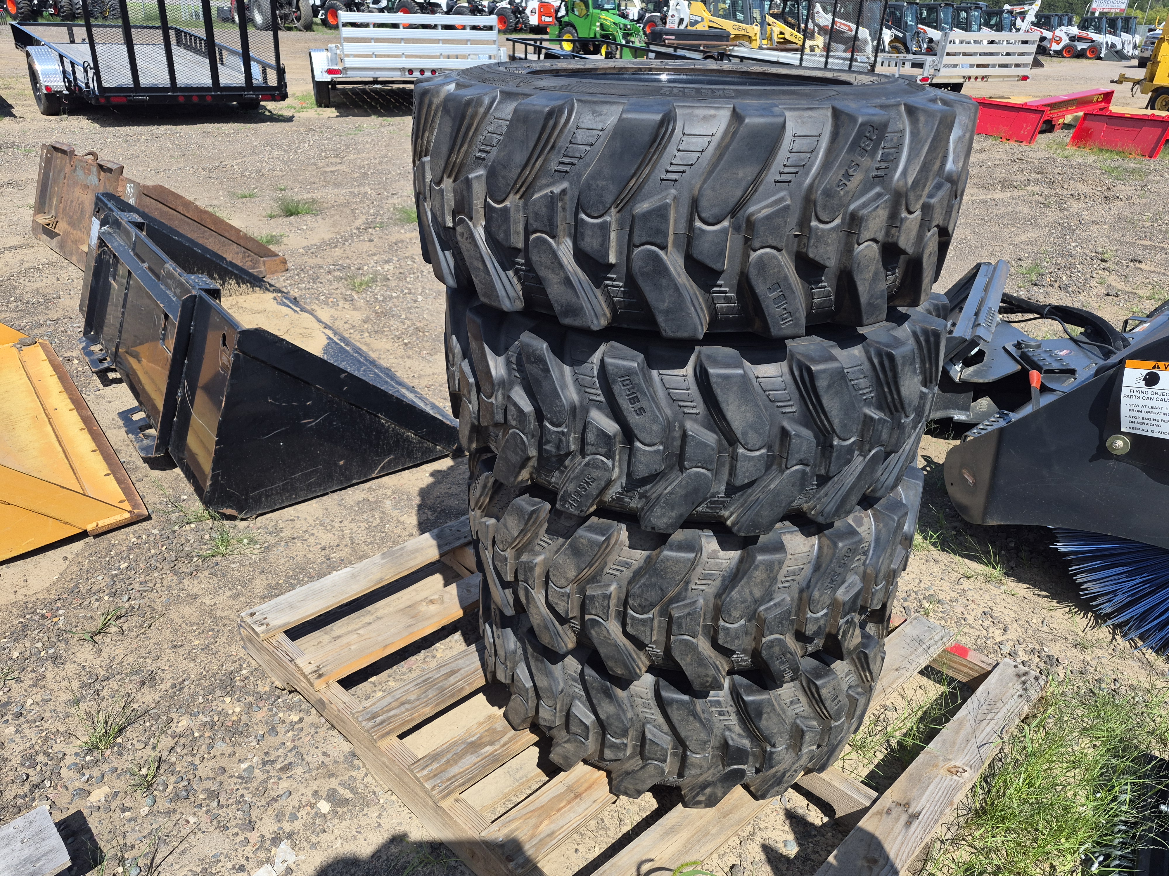 Commercial Tire and Lawn Mowers Crawford's Equipment Cambridge, MN