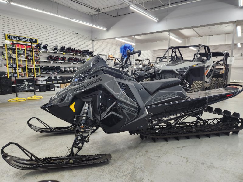 2024 Polaris 850 PRO RMK Slash 165 - Photo 5