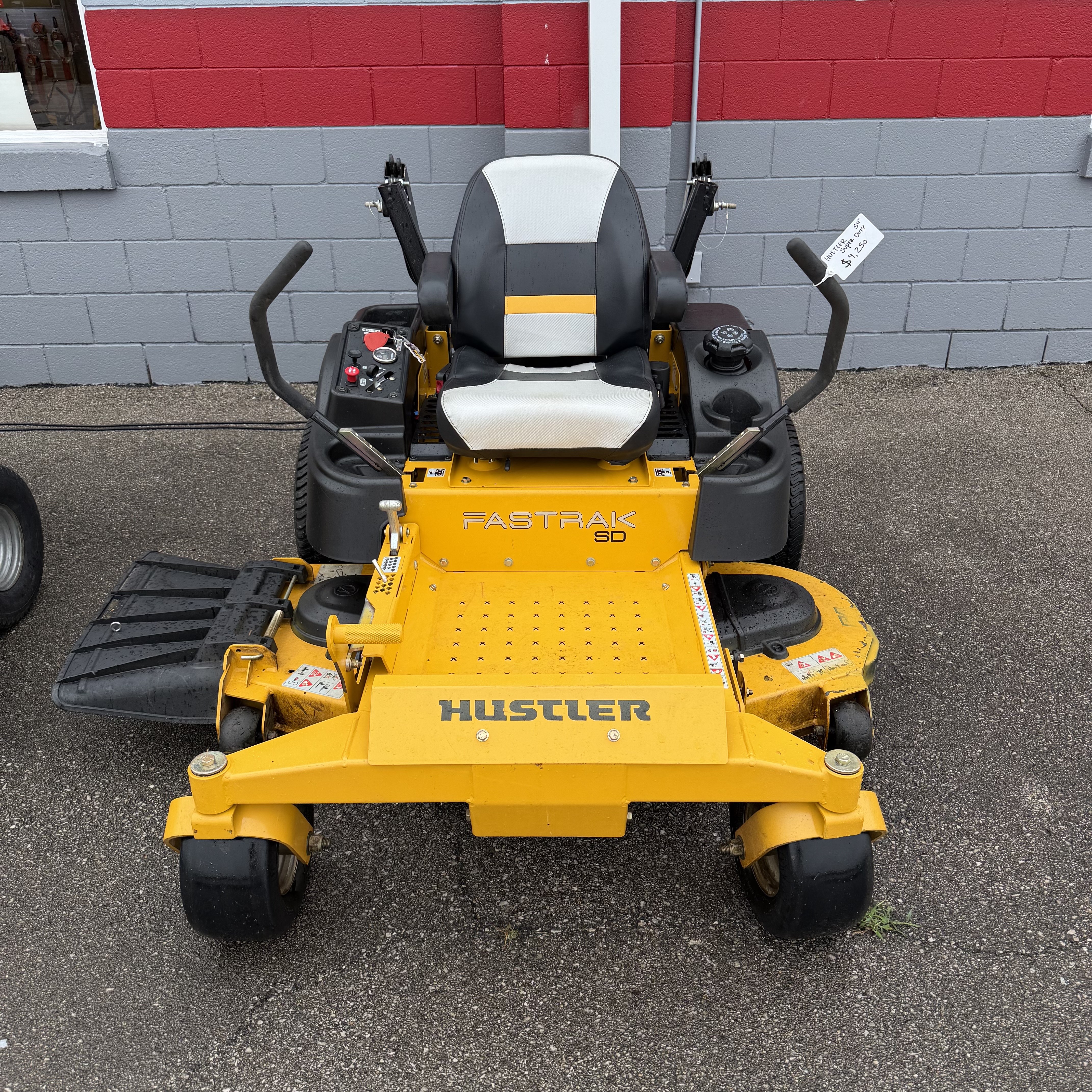 Hustler Turf Equipment 933499